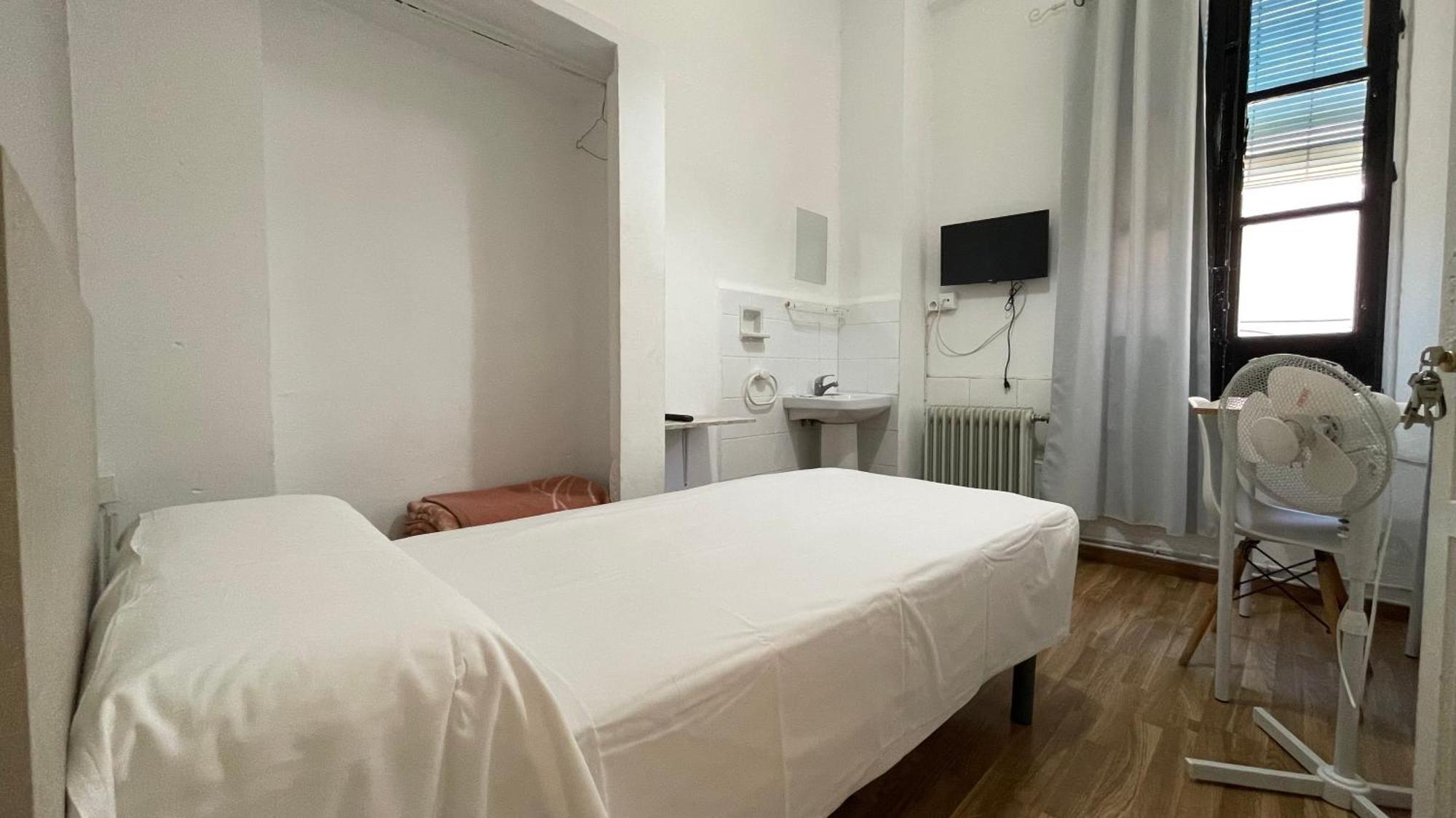 Basic Single Room