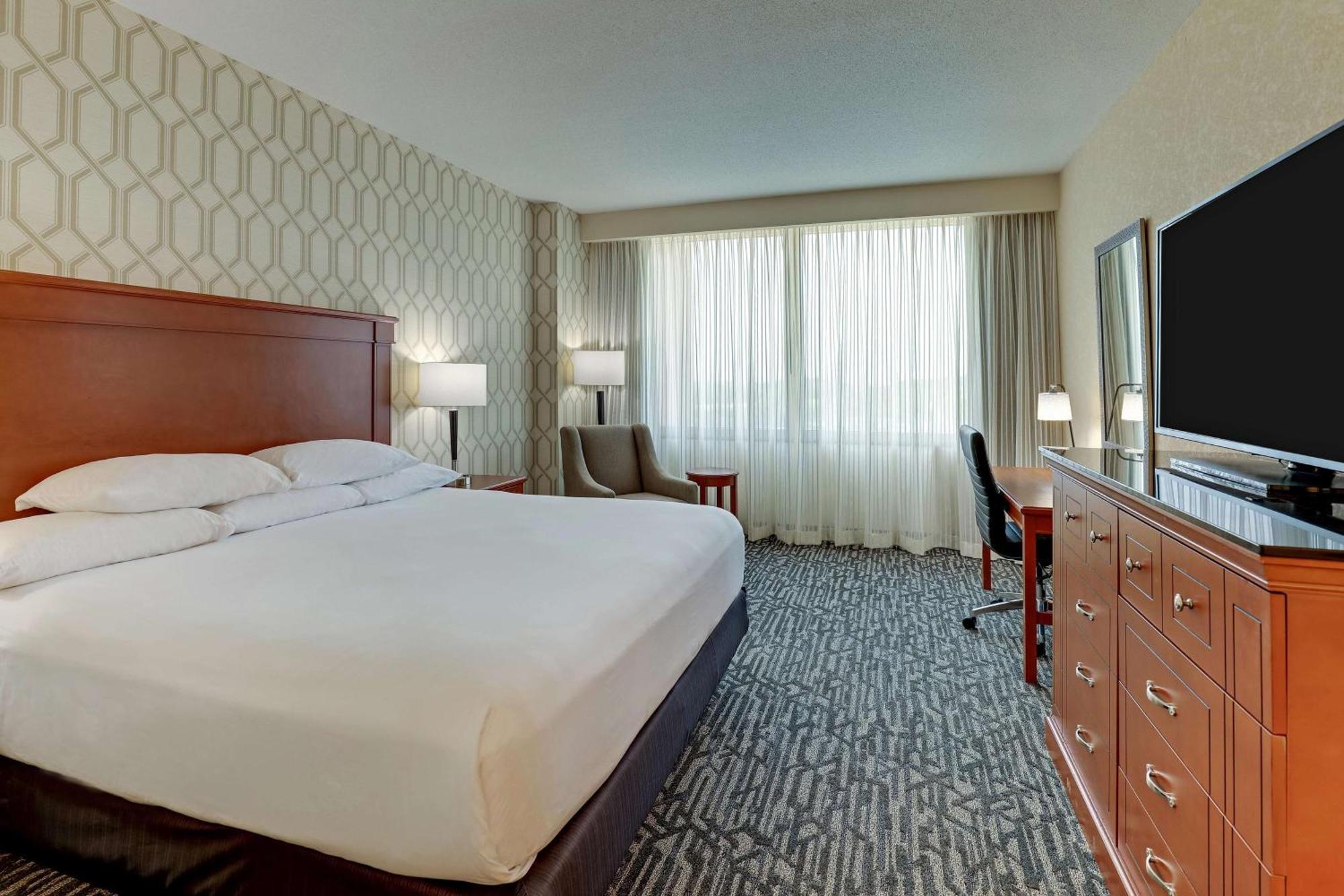 Deluxe King Room,1601697117:JPEG