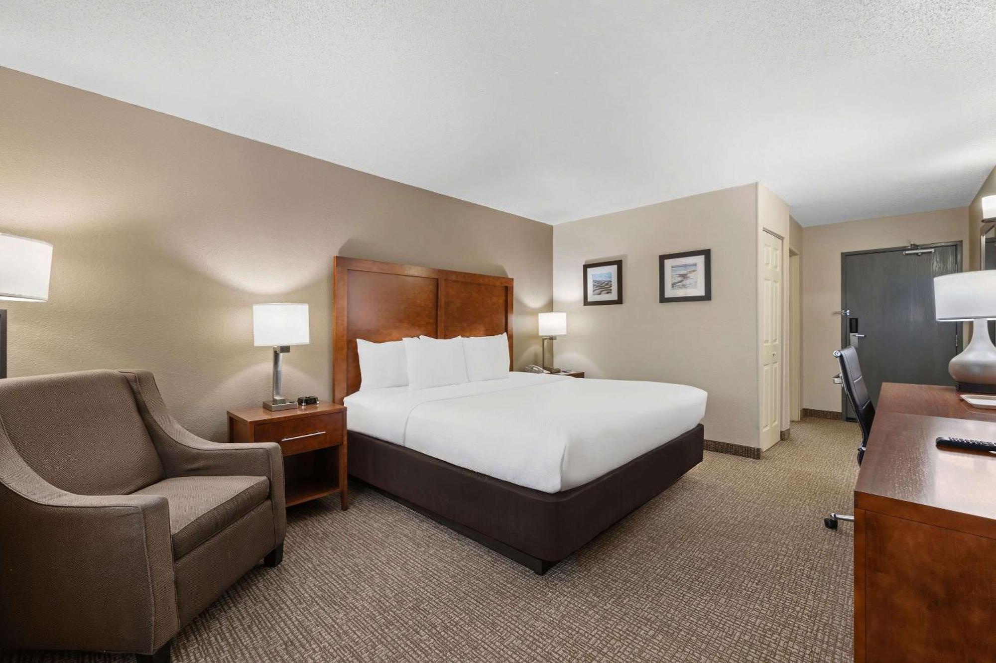 King Room - Disability Access- Non-Smoking
