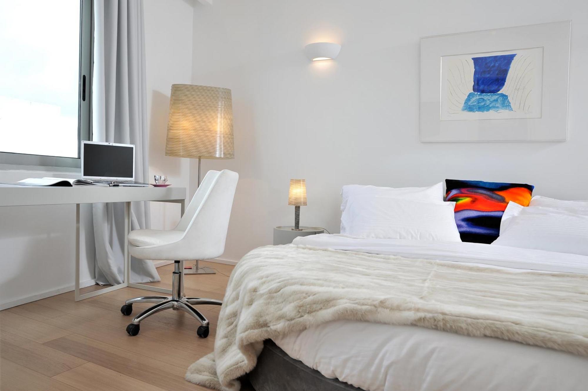 Deluxe King Room Acropolis View
