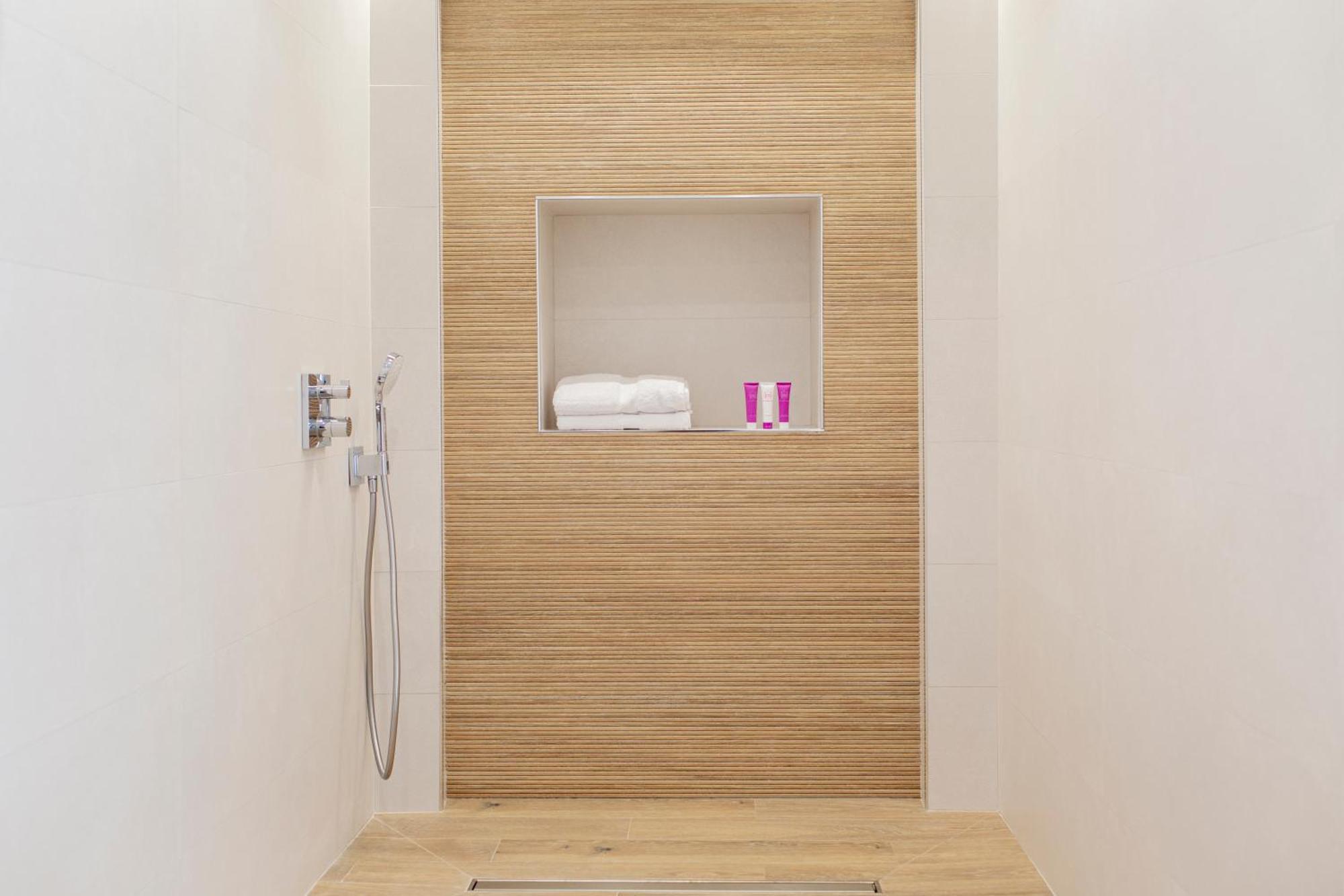Large Twin Room