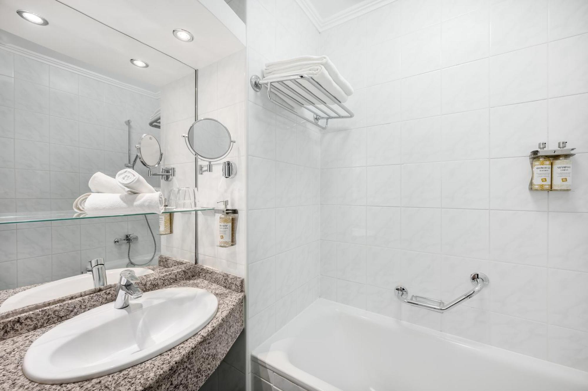 Double Room,1602323876:JPEG