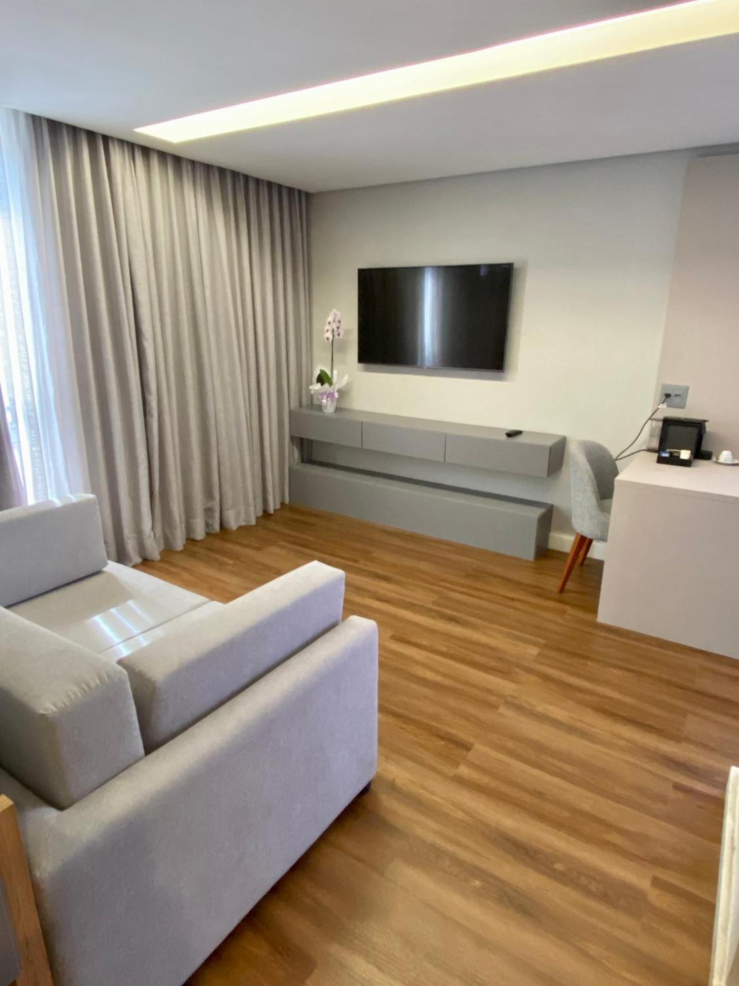 Penthouse Suite Spa Bath Panoramic View