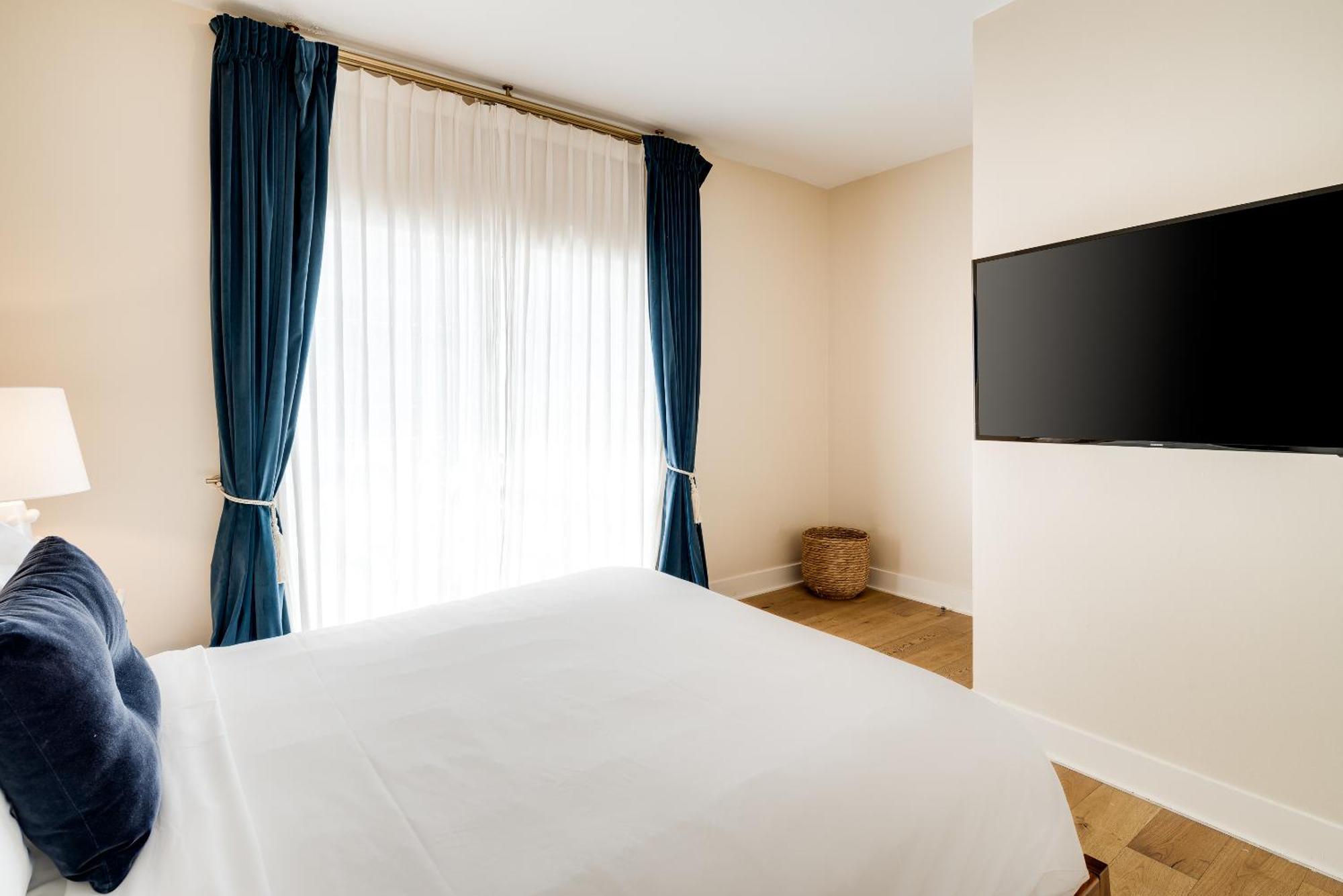 One Bedroom Suite Queen