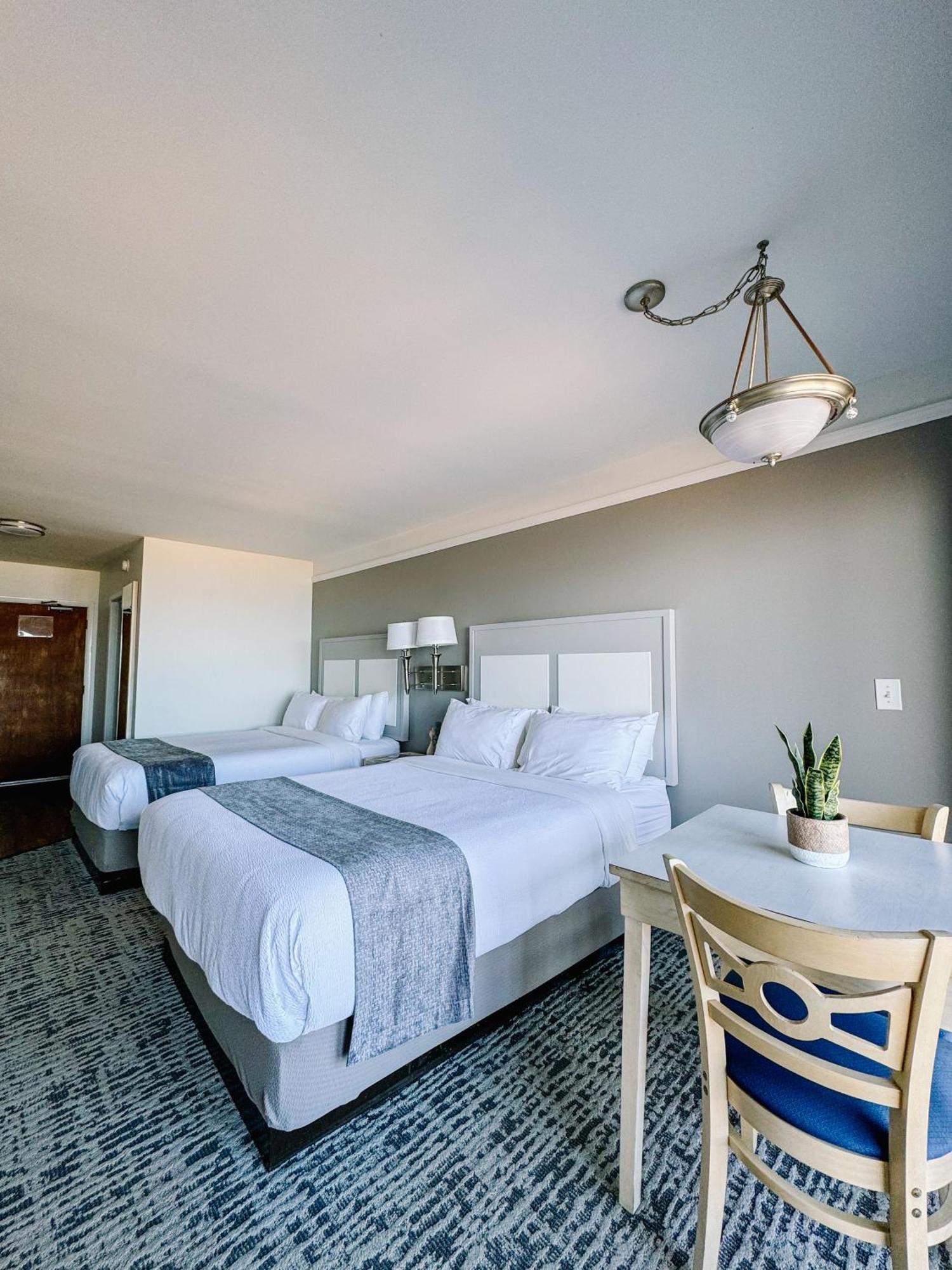 Deluxe Queen Room Two Queen Beds Oceanfront