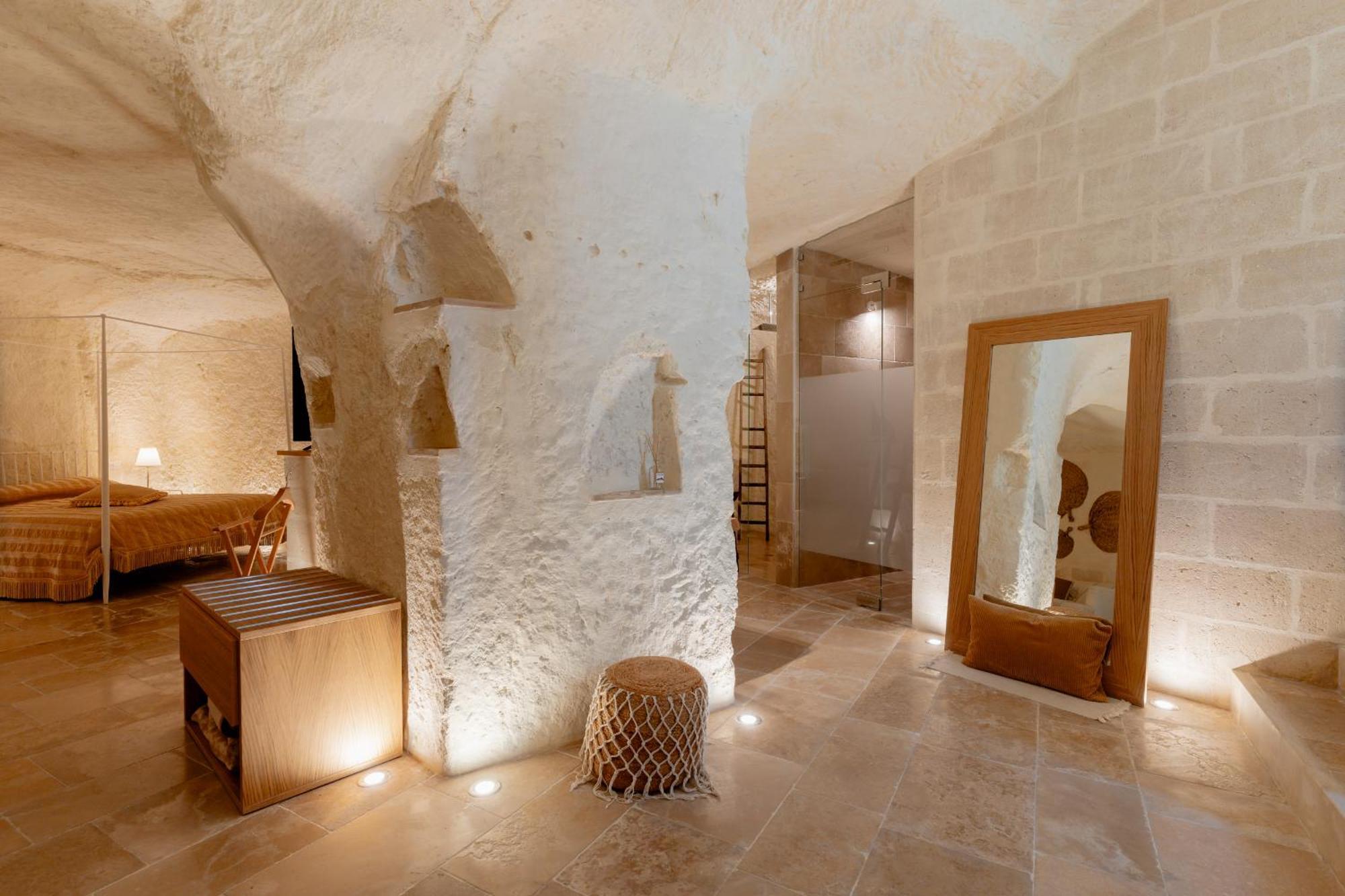 Junior Suite Cave