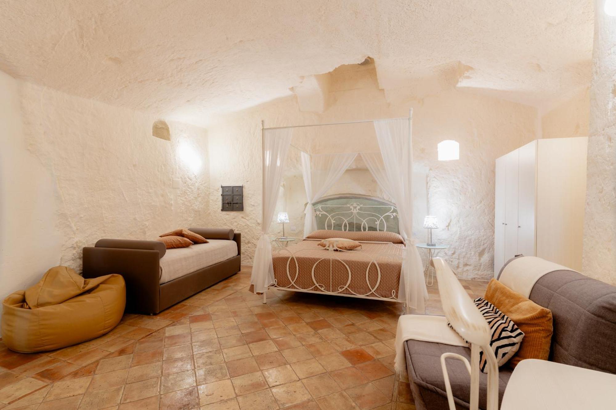 Superior Double Room Cave