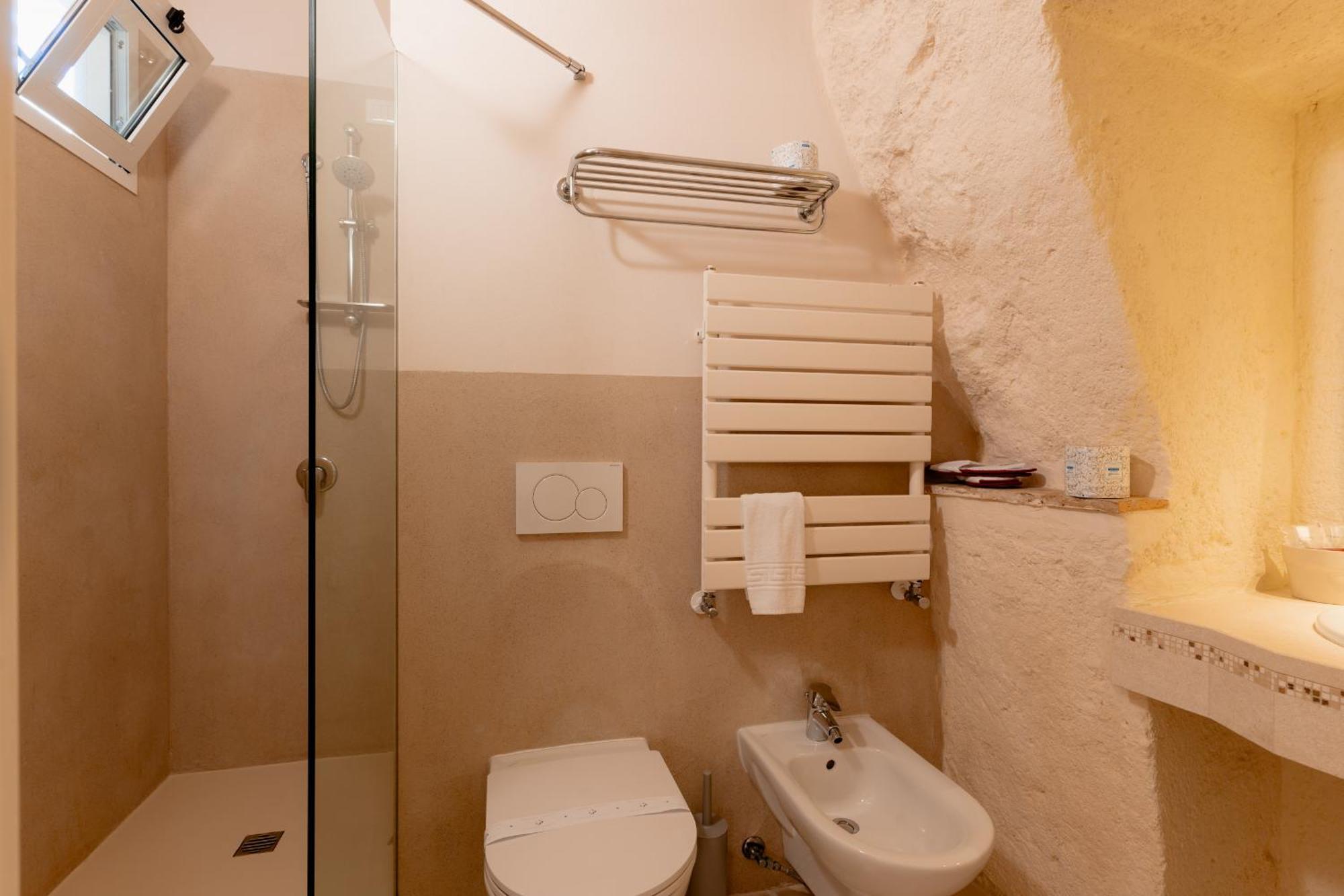 Superior Double Room Cave