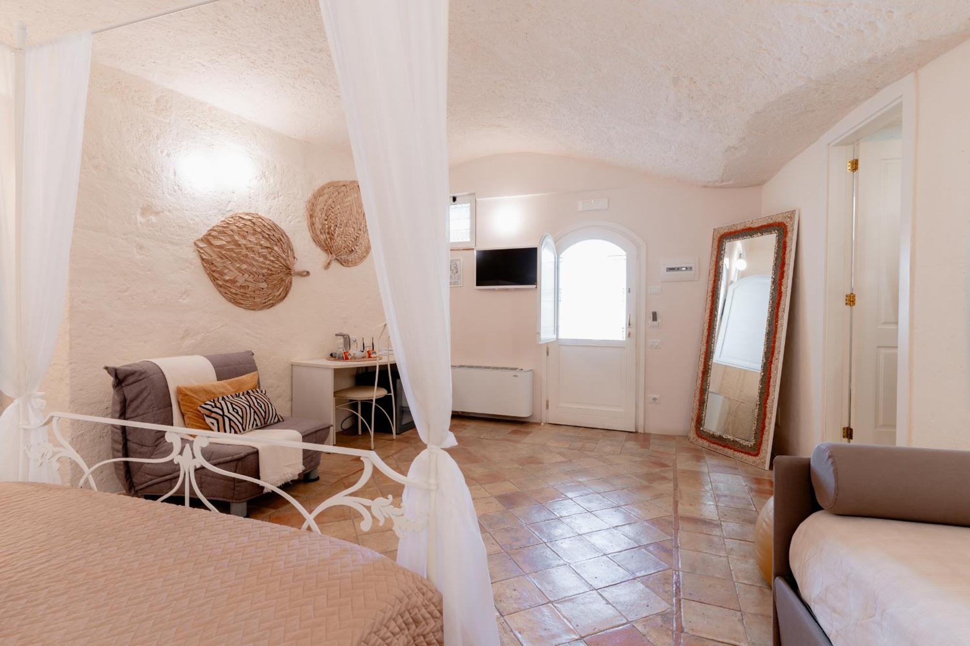 Superior Double Room Cave