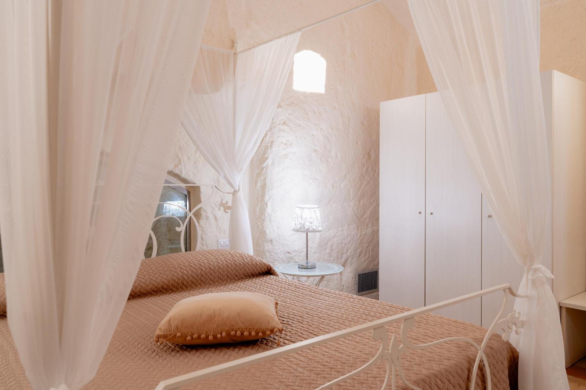 Superior Double Room Cave