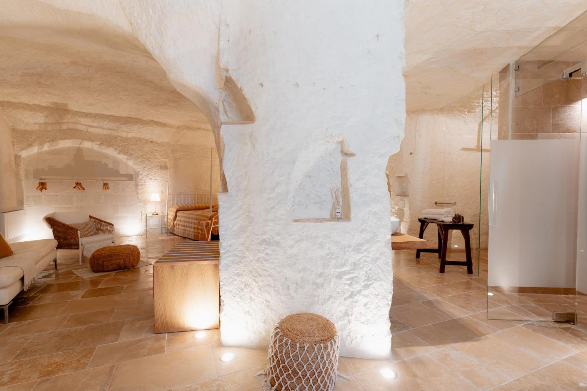 Junior Suite Cave