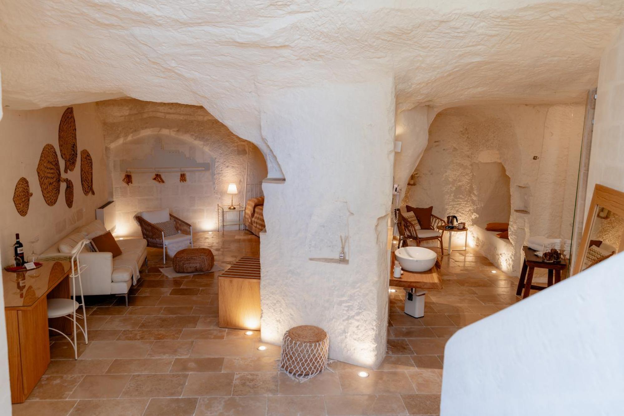 Junior Suite Cave