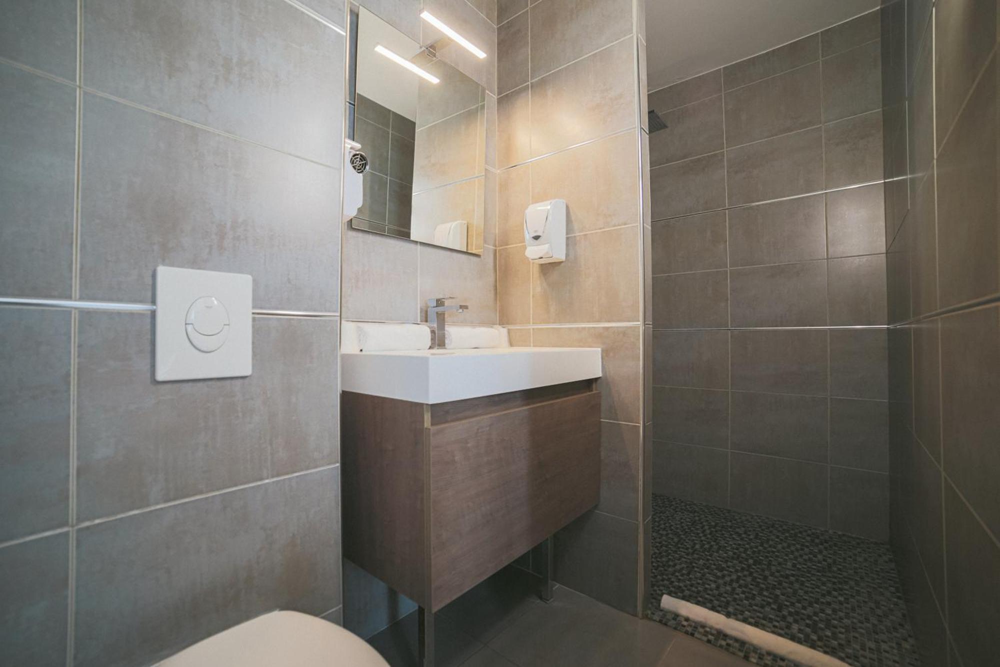 Classic Double Room,1602345361:JPEG