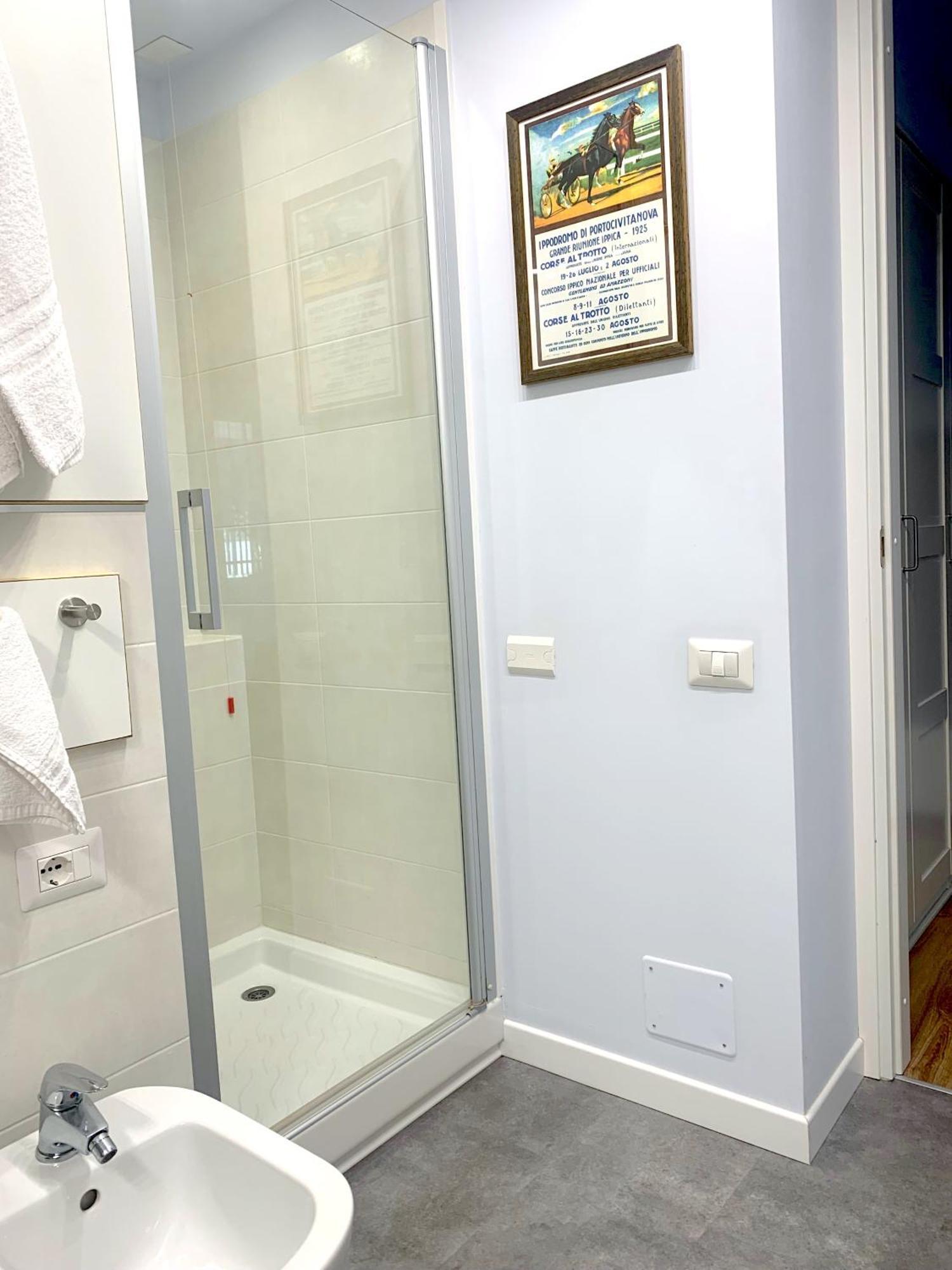 Comfort Triple Room Shower