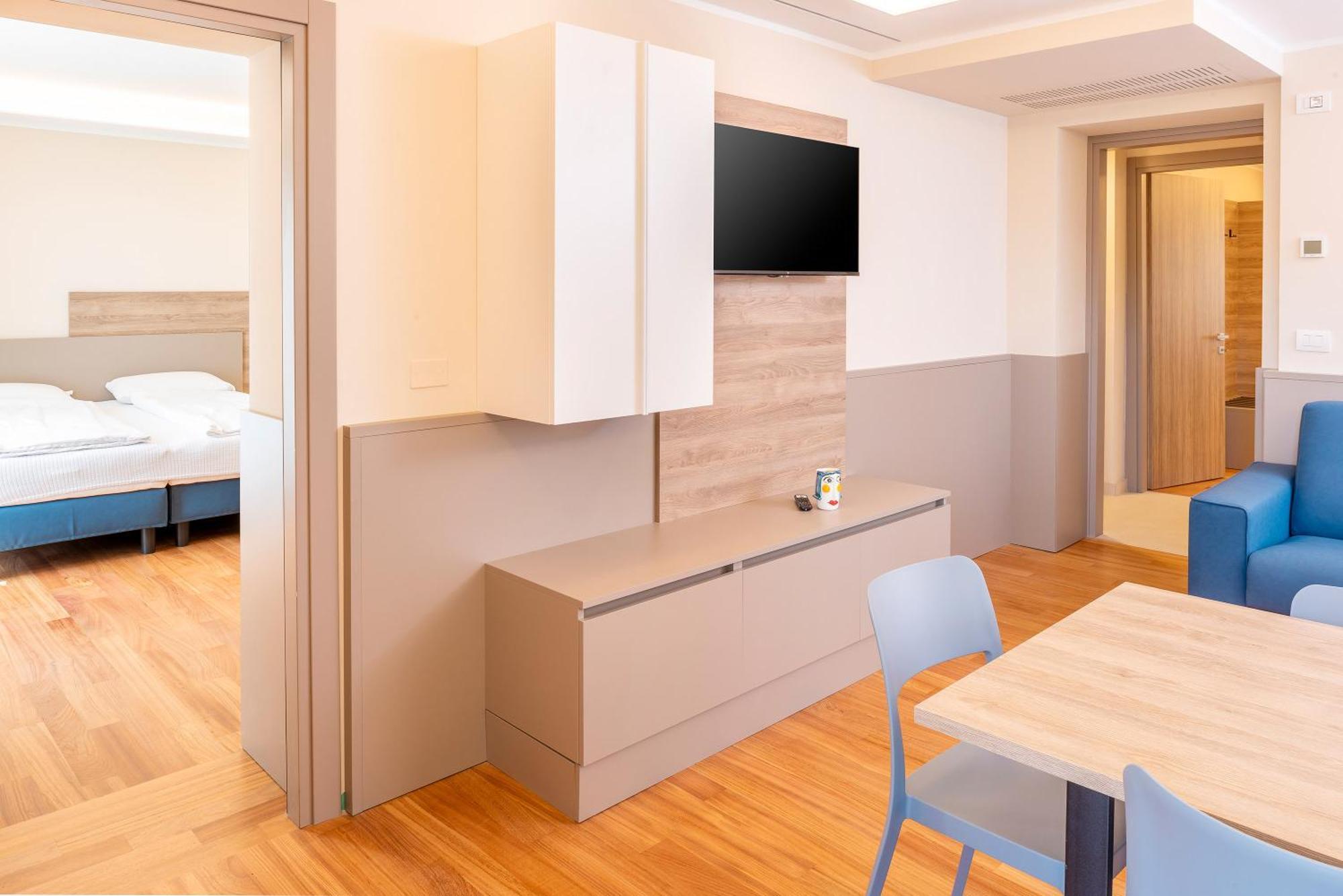 Two-Bedroom Deluxe Apartment