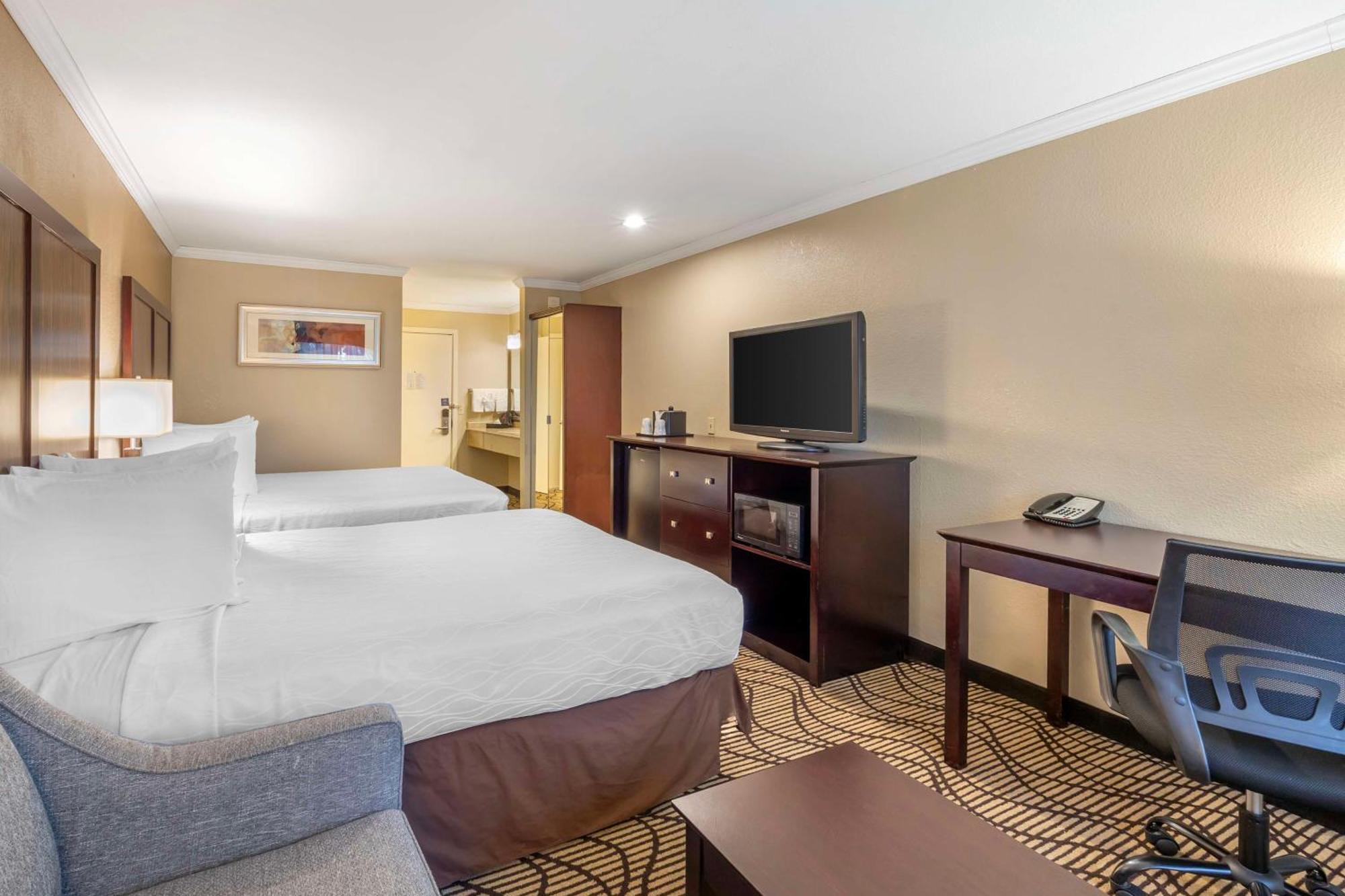 Queen Room with Two Queen Beds