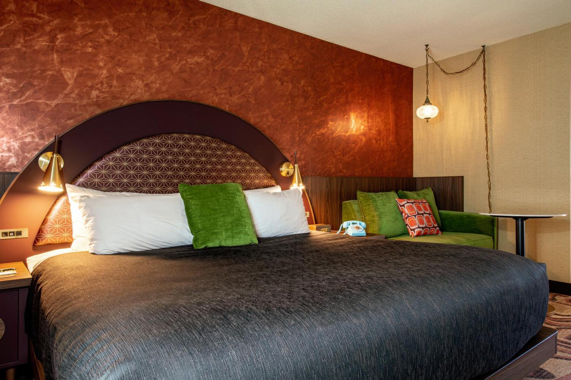 Zed King Bed