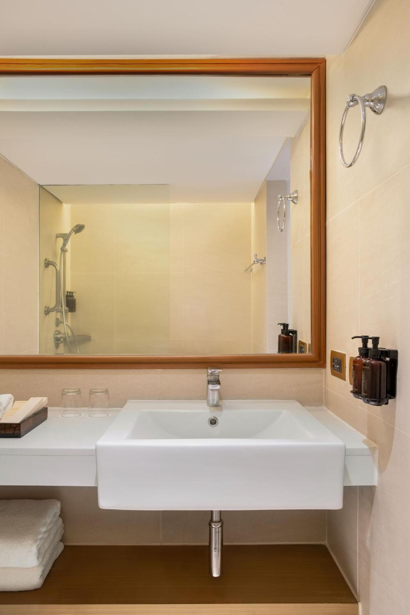 Dusit King Room