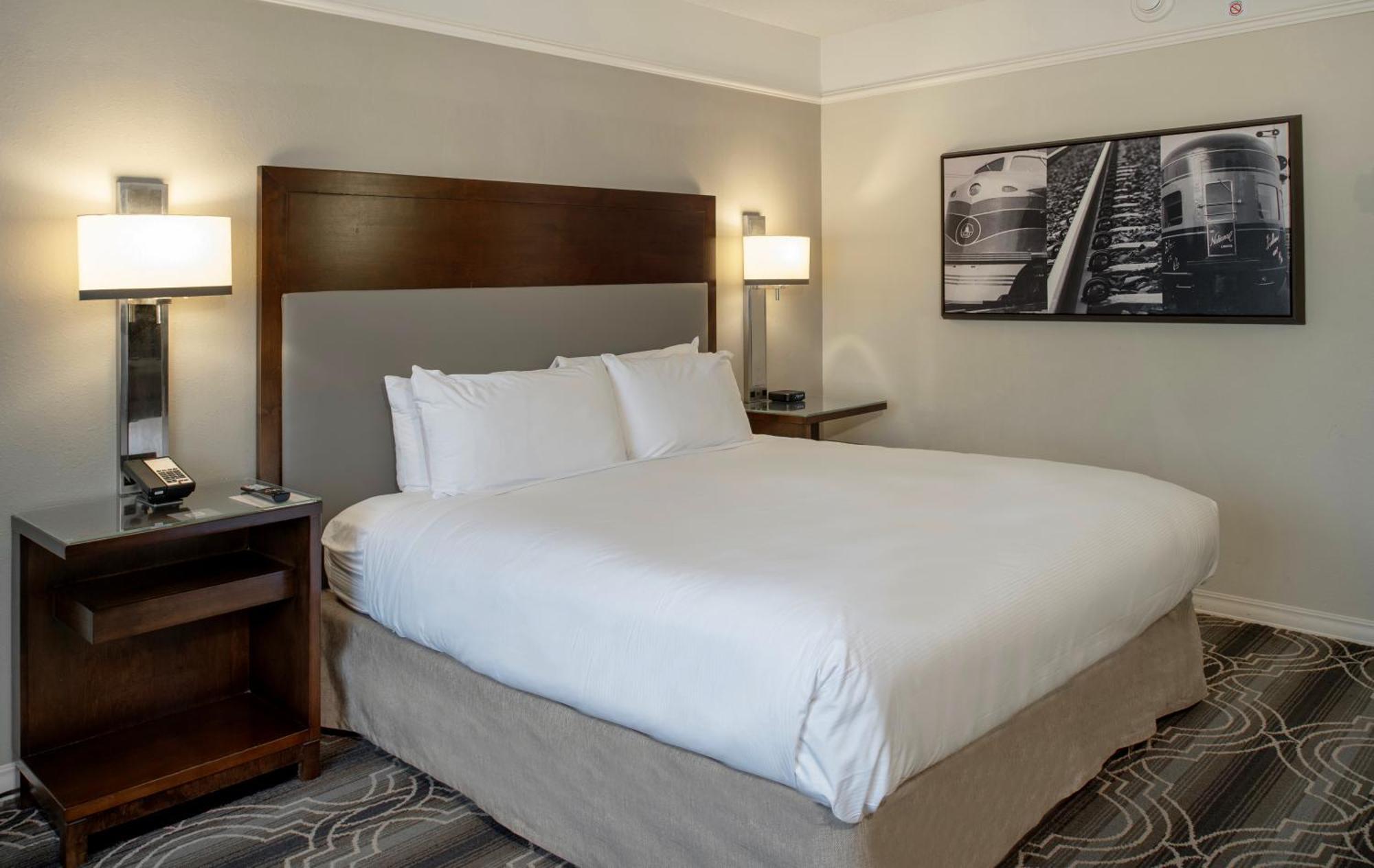 Deluxe King Room