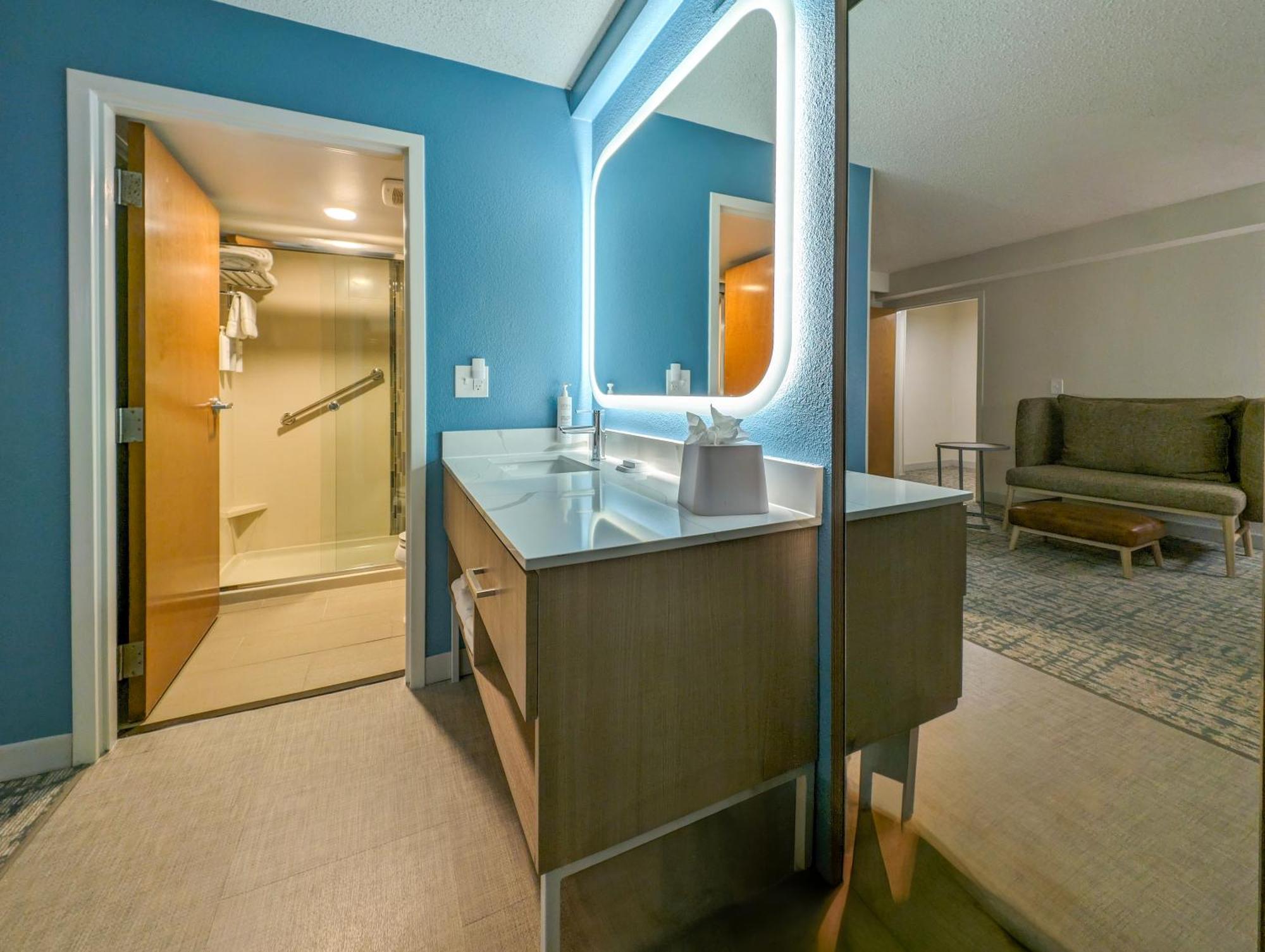 King Studio Suite Kitchen