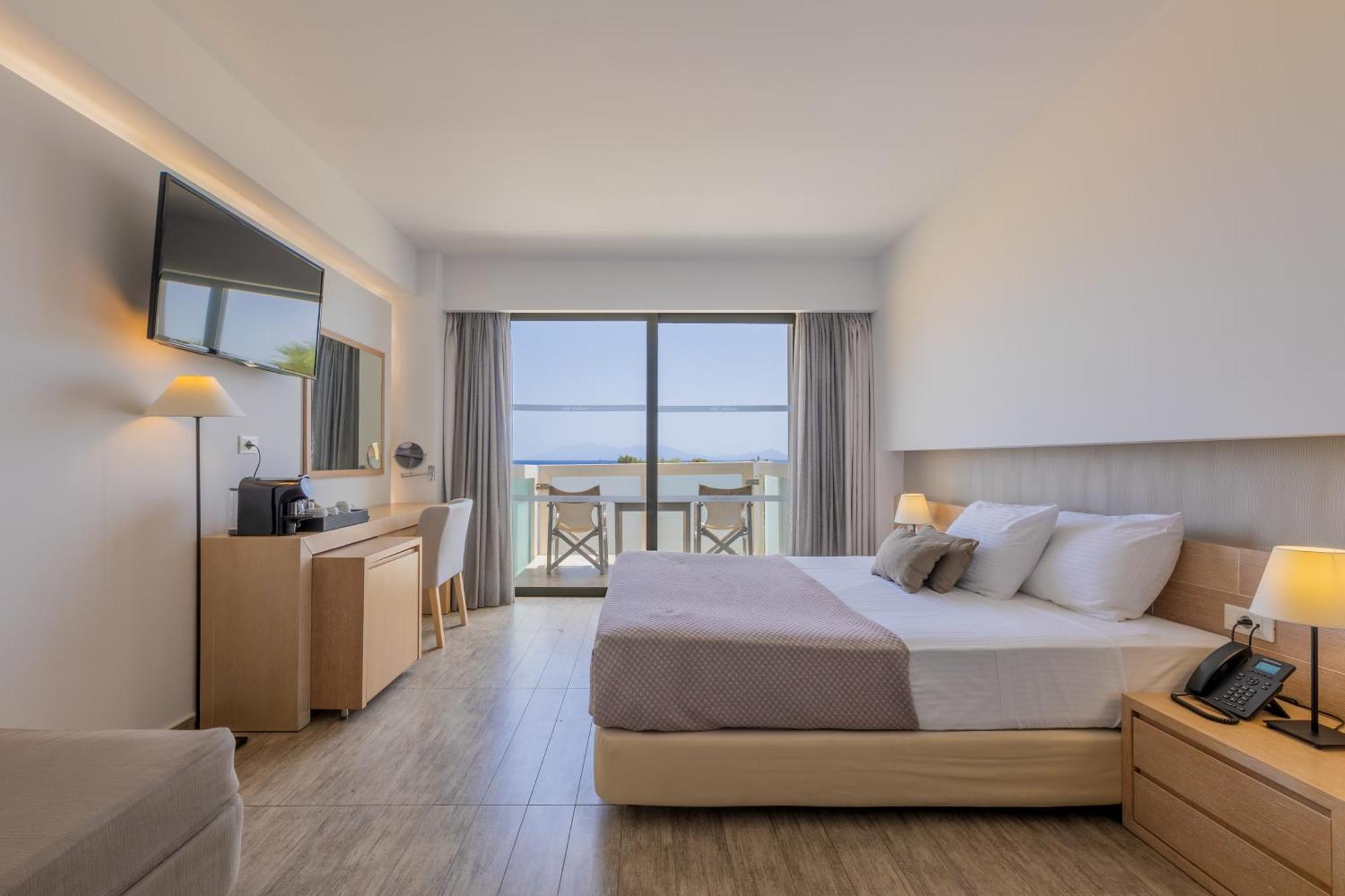 Double or Twin Room Sea View