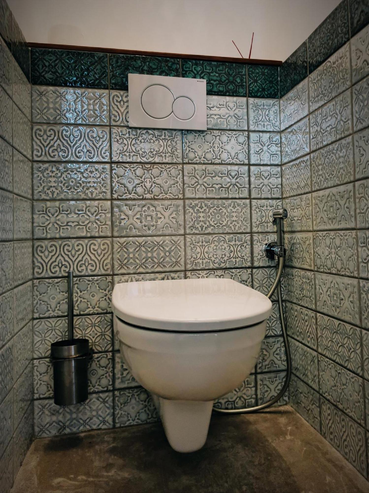 Deluxe Double Room Bath,1603029616:JPEG