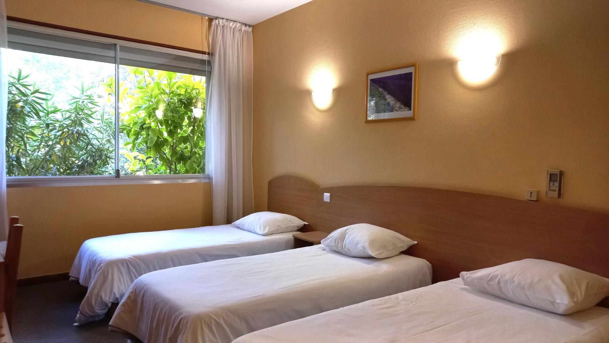Economy Triple Room