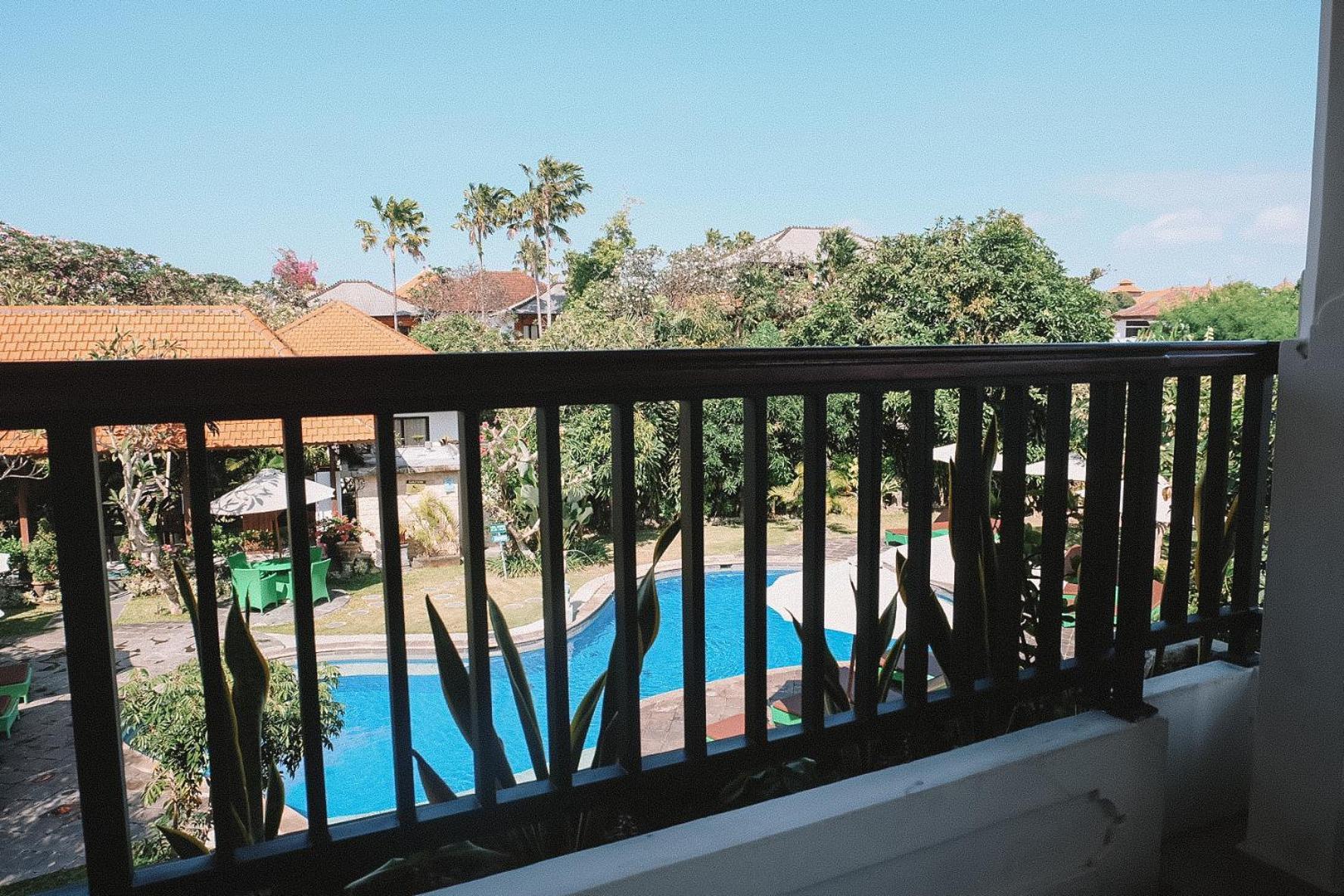 Queen Room Pool View