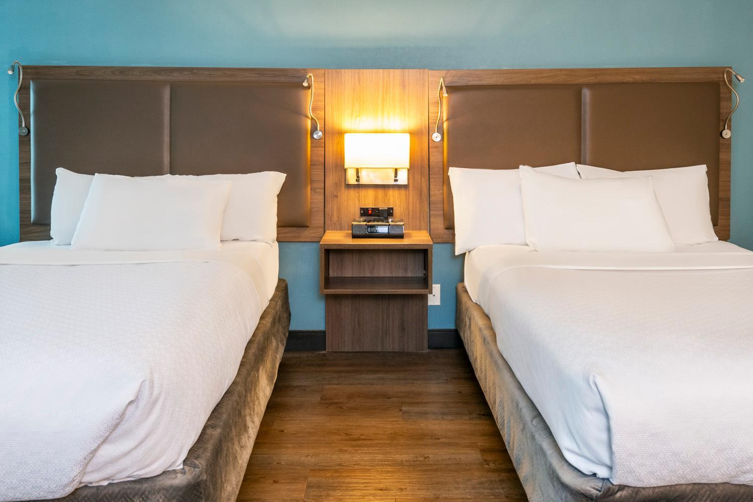 Quadruple Room Two Queen Beds Non Smoking,1604074091:JPEG
