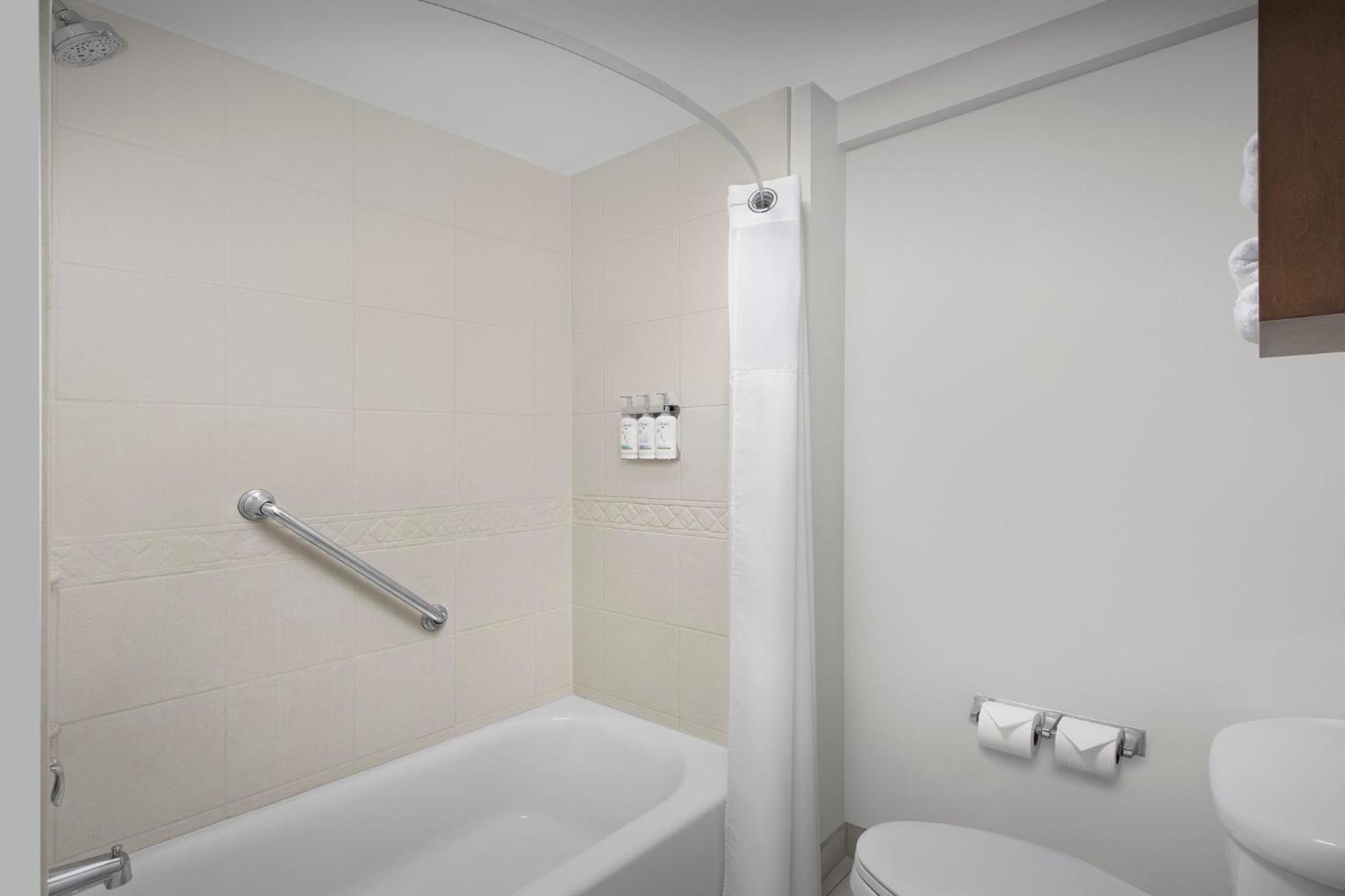 Two-Bedroom Suite,1604082423:JPEG