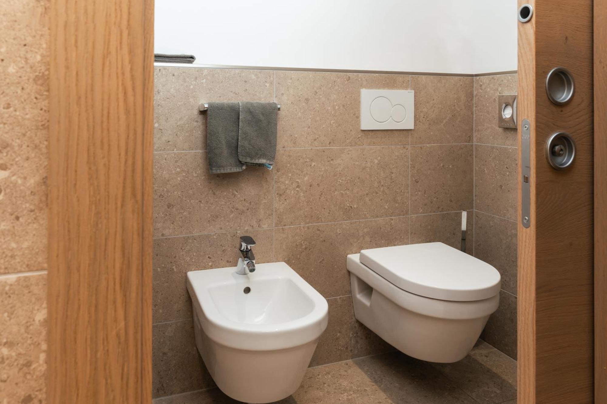 Large One-Bedroom Apartment