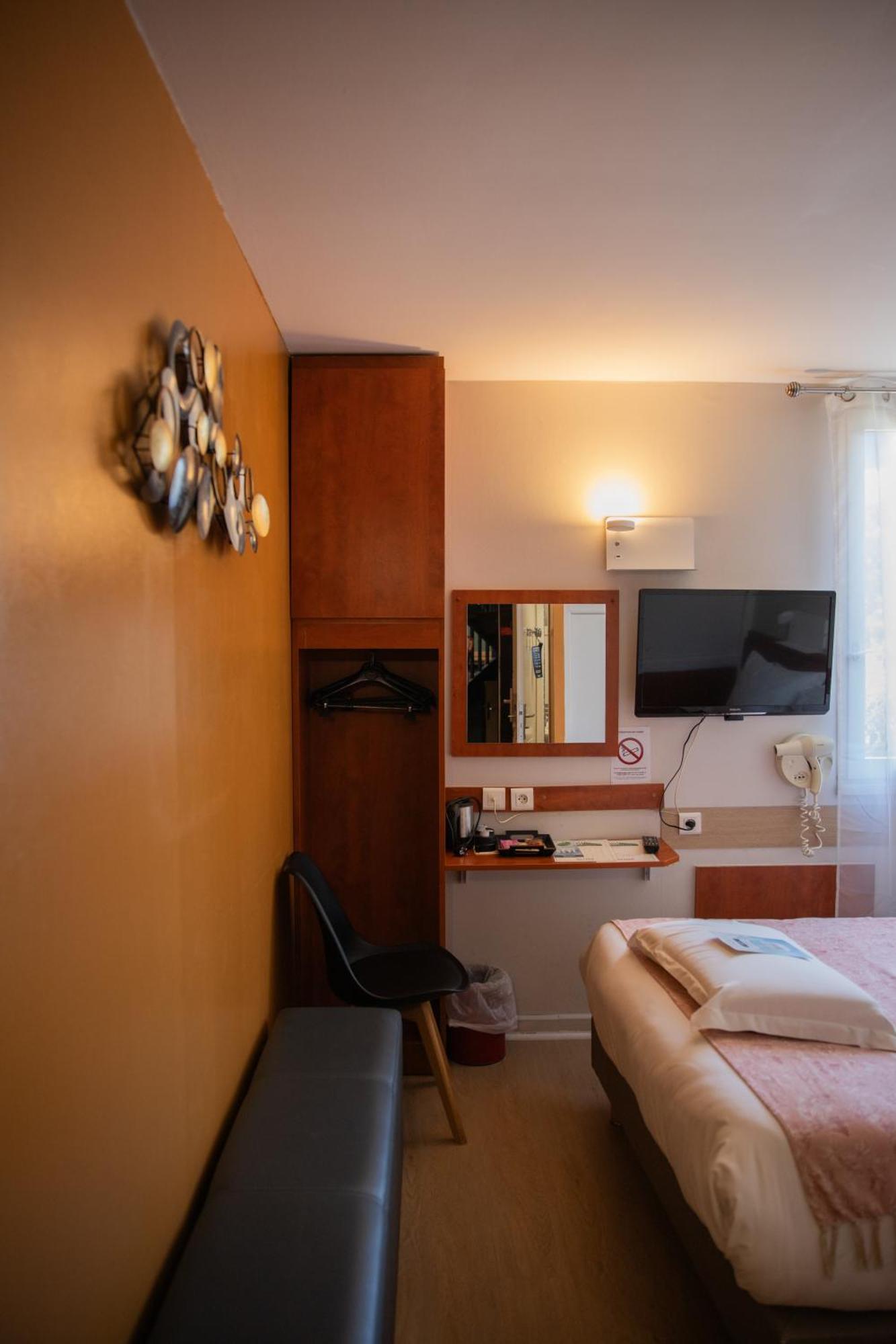 1 Single Bed