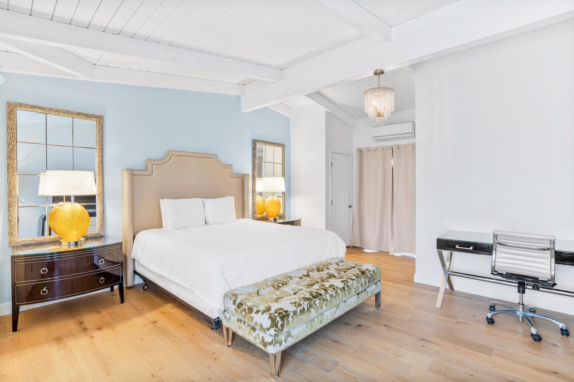 King Room Balcony,1604107161:JPEG