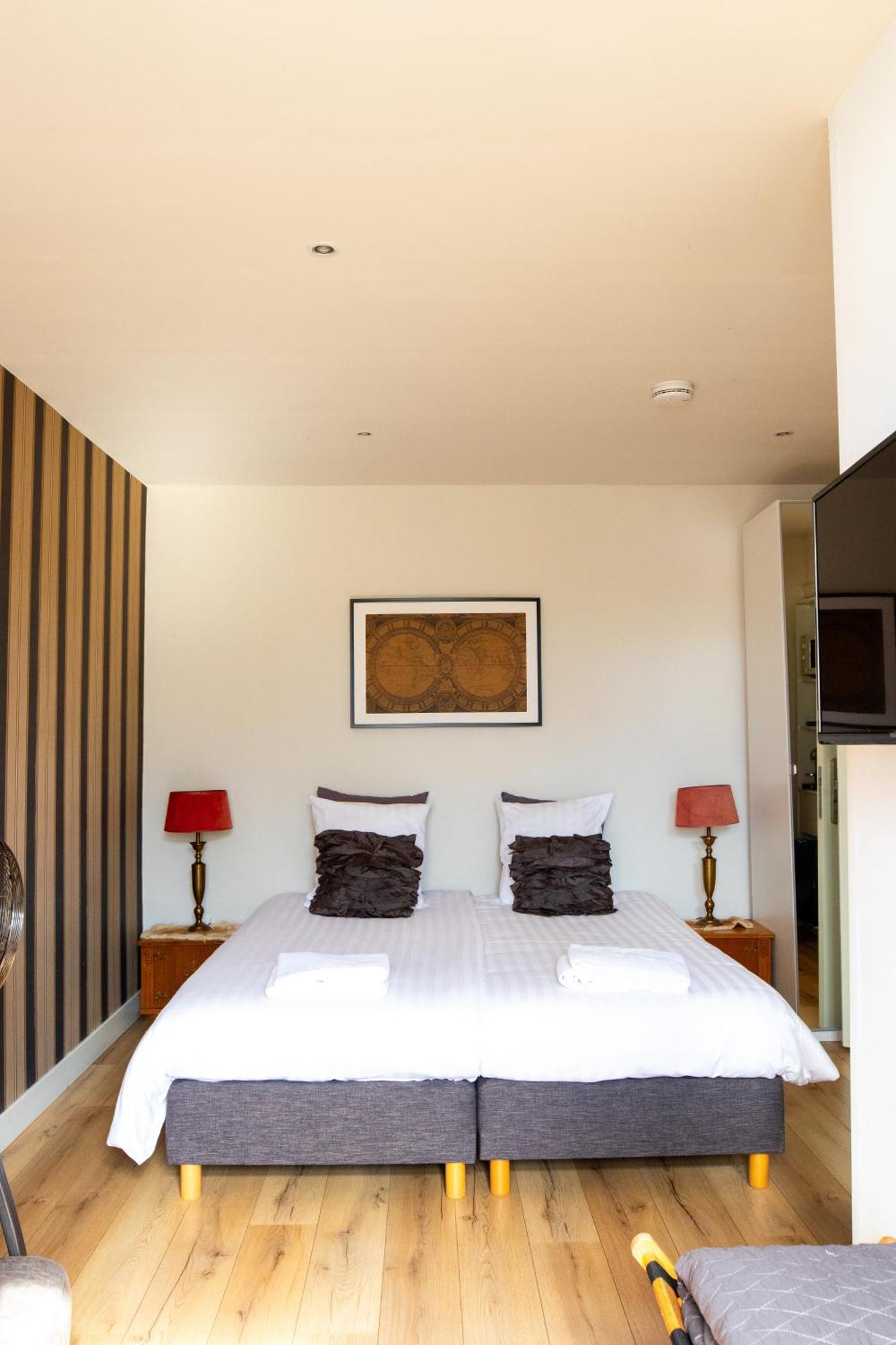 Deluxe Double or Twin Room Balcony,1604111708:JPEG