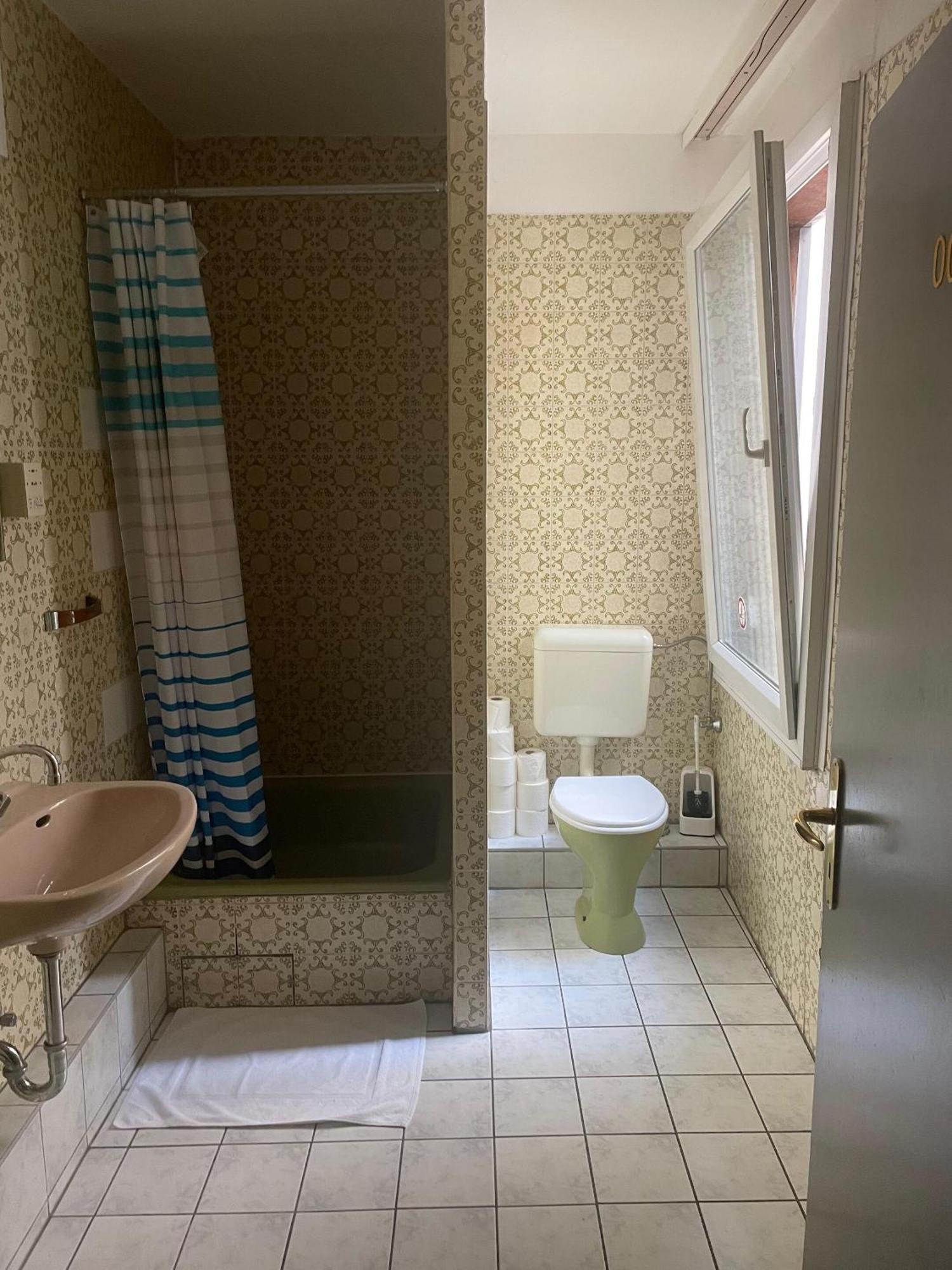 Doppelzimmer mit Gemeinschaftsbad