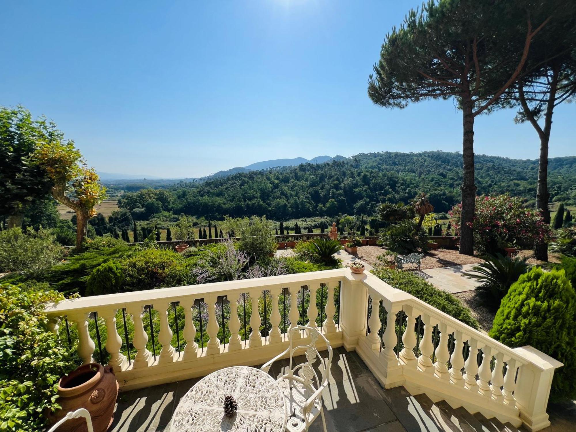 Superior Double Room Balcony Valley View