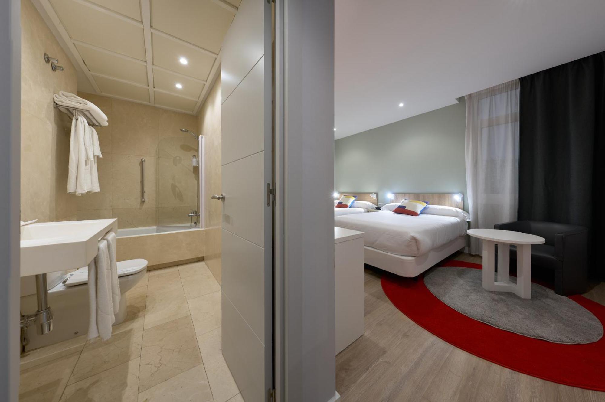 Deluxe Family Room