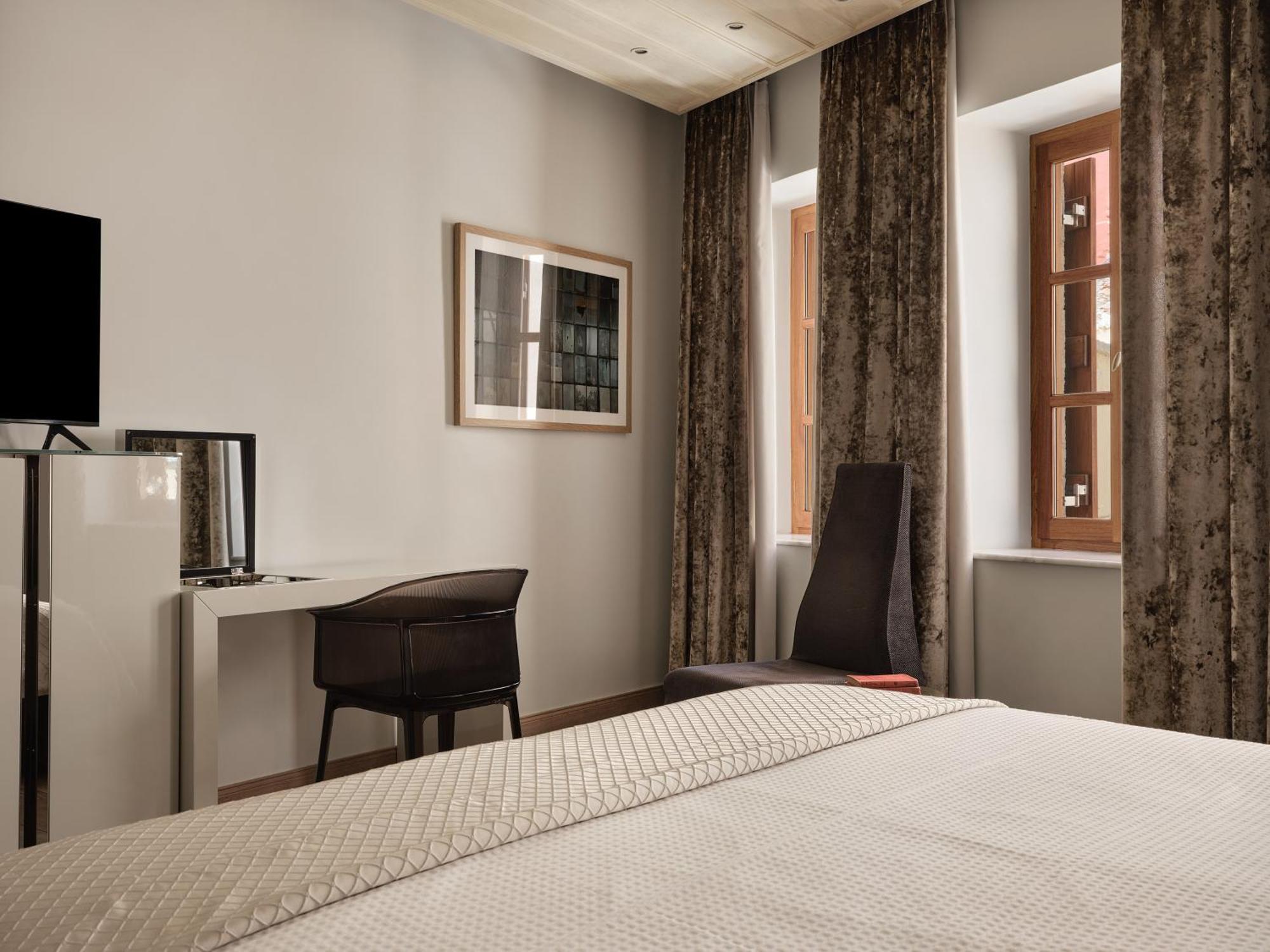 Executive Suite King Size Bed