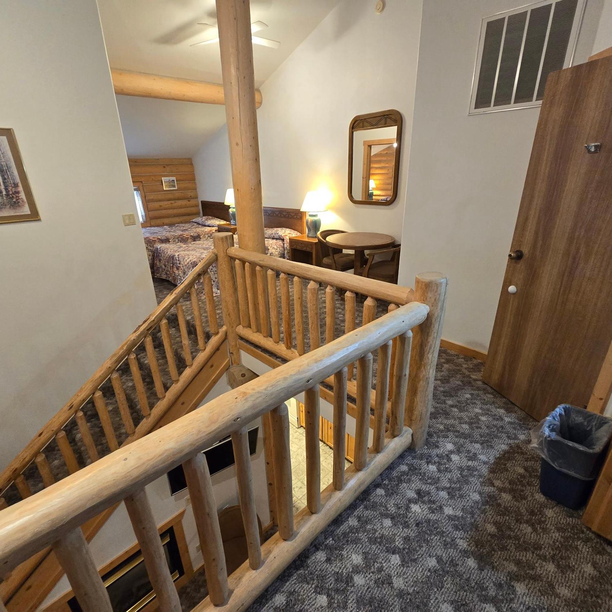 Two-Story Cottage (10 Adults)
