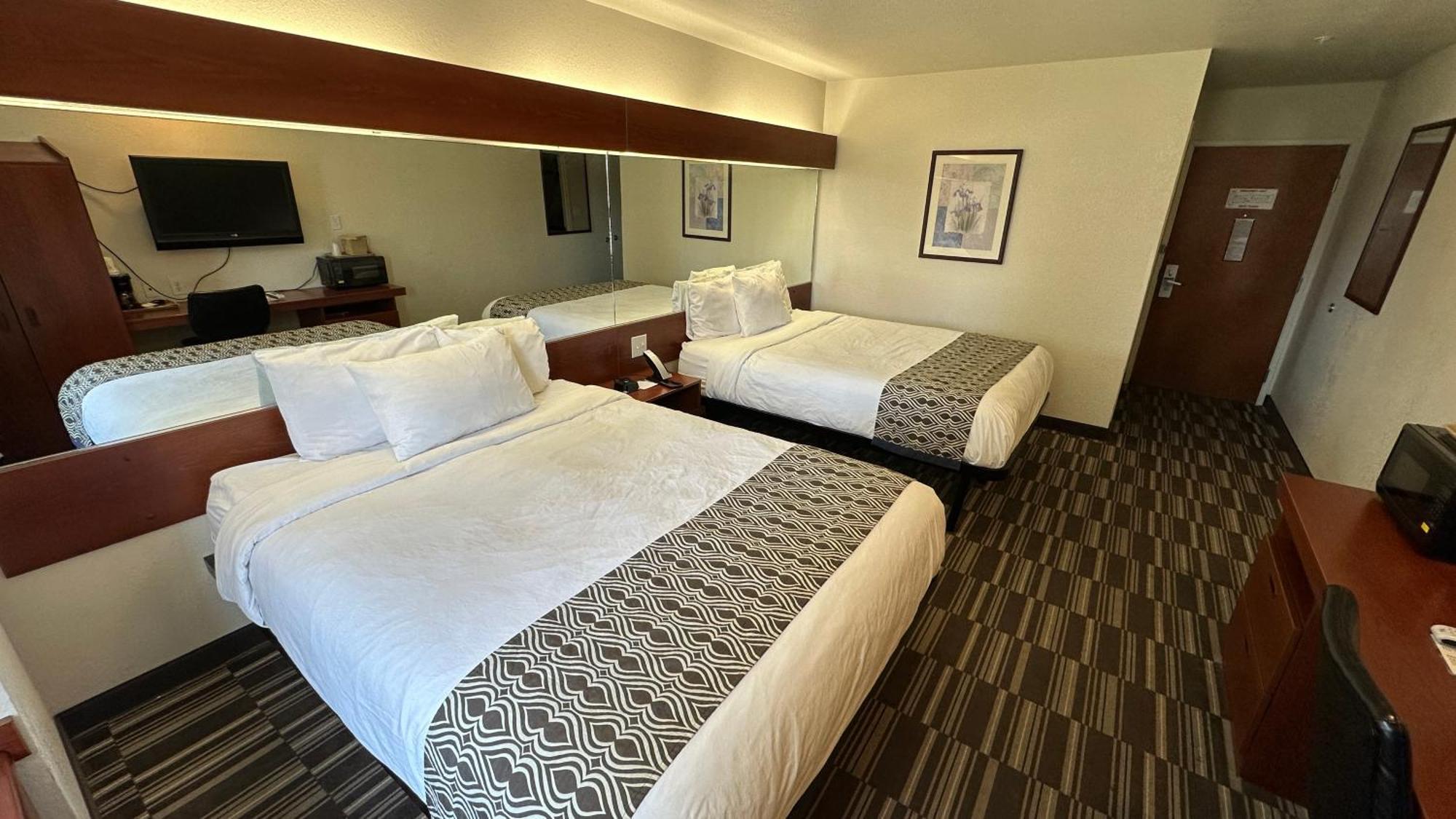 Queen Room Two Queen Beds Non-Smoking