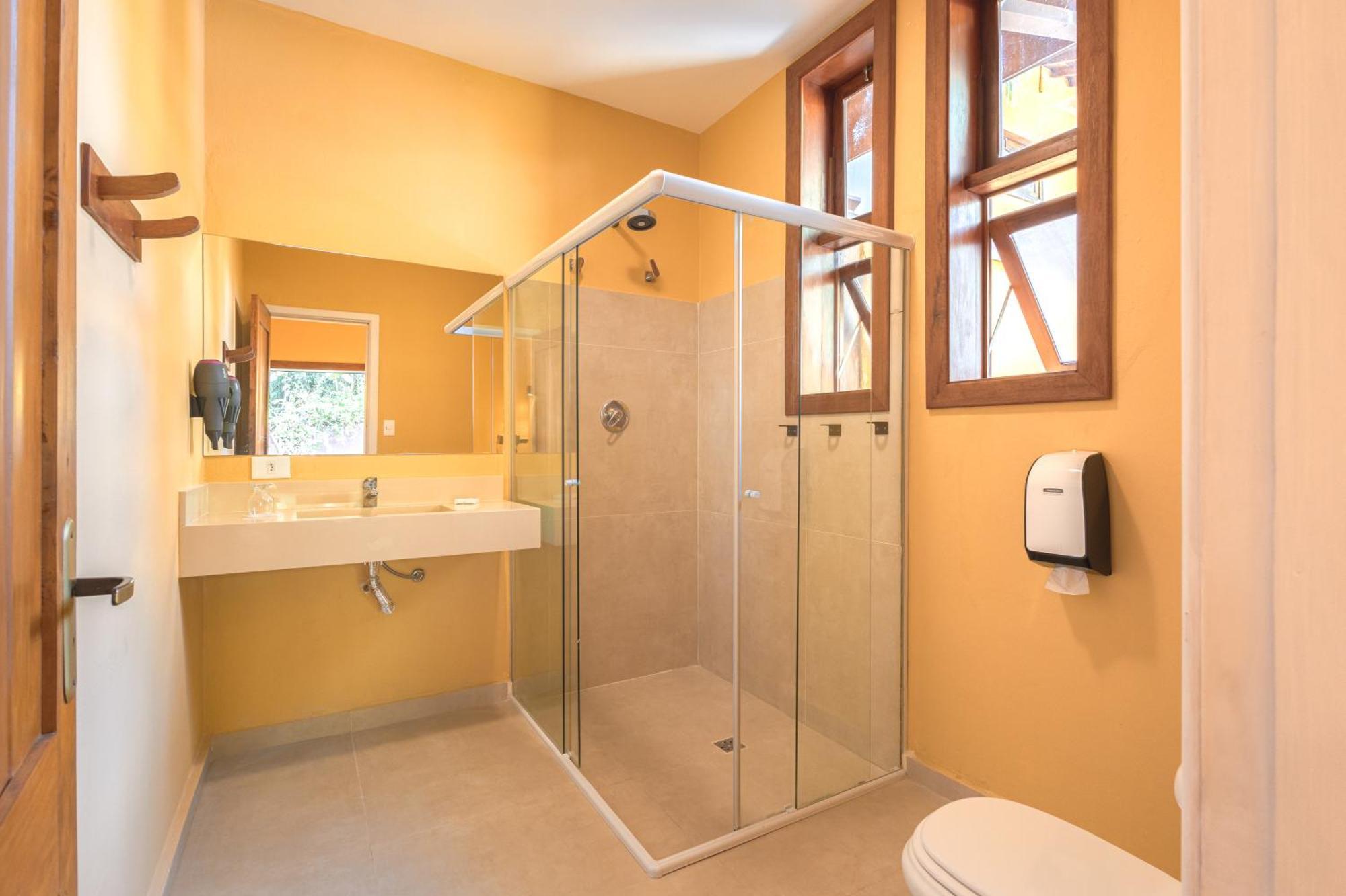 Deluxe Queen Suite