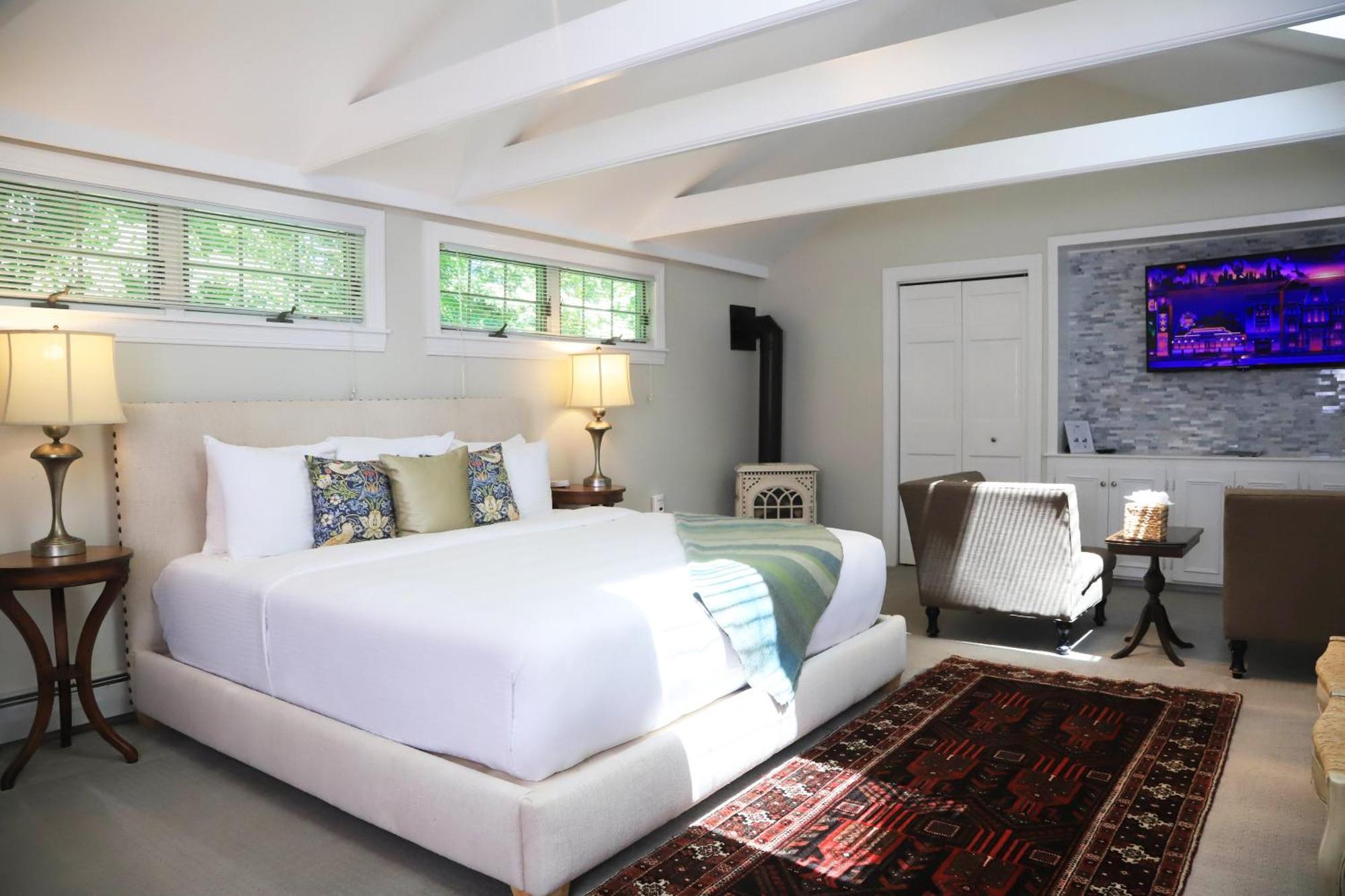 Queen Suite
