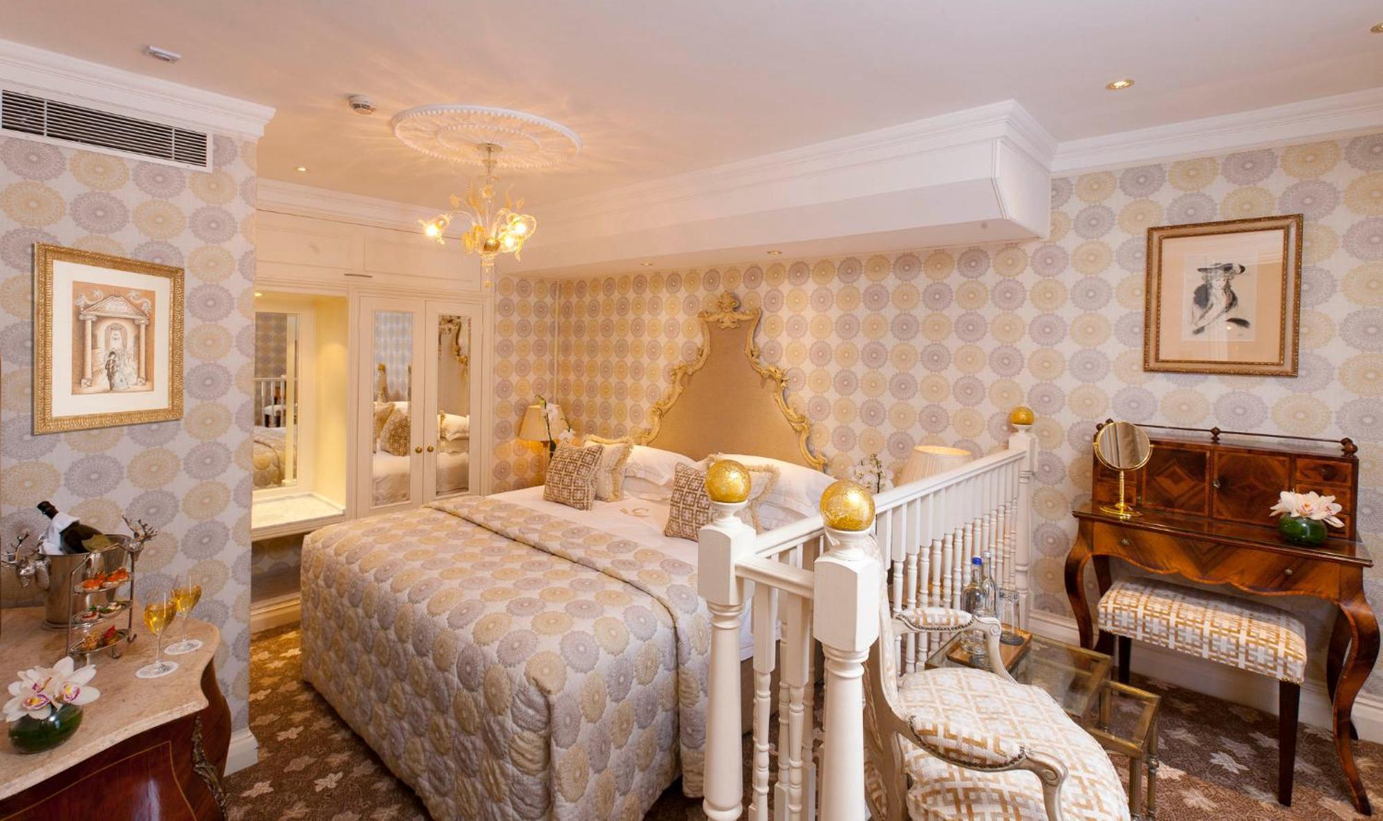 Executive Suite,1678624749:JPEG