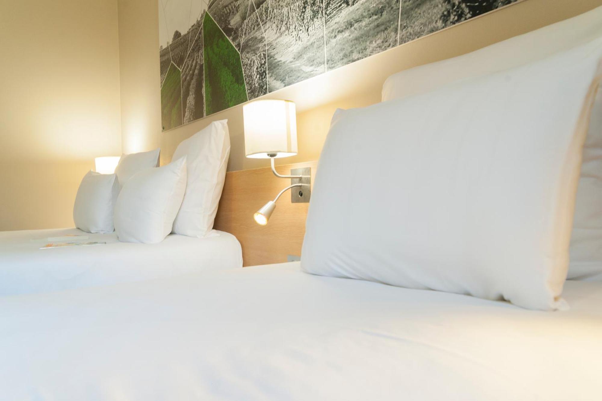Standard Triple Room,1605366383:JPEG