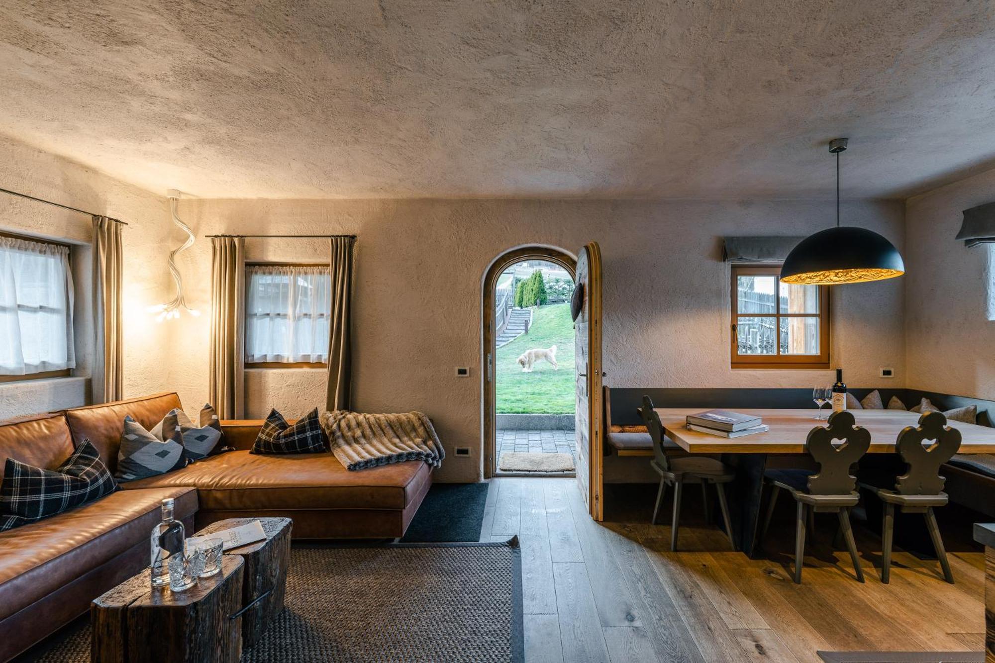Two-Bedroom Suite,1605394277:JPEG