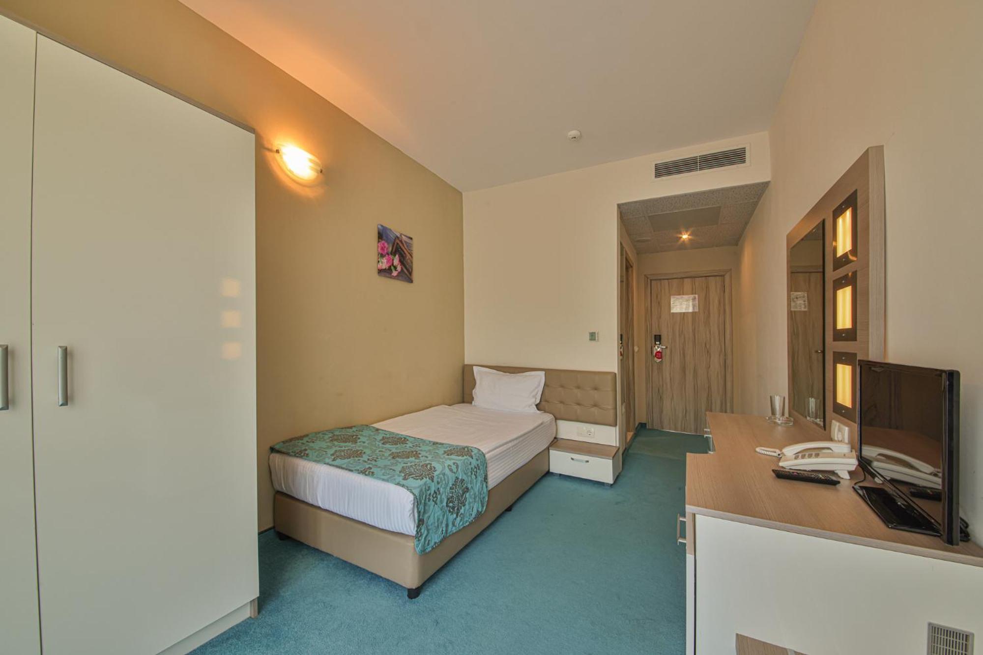 Single Room,1605402156:JPEG