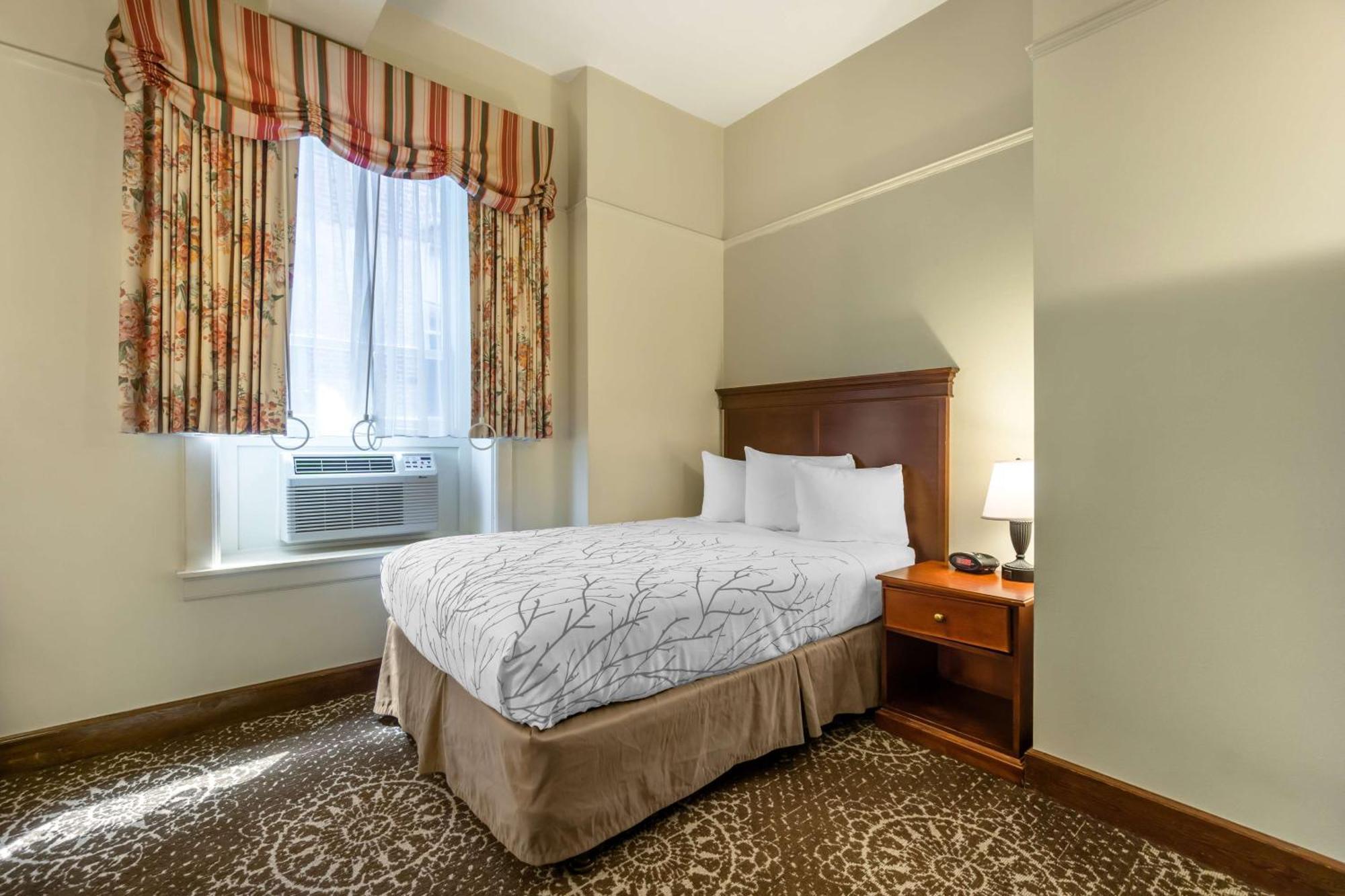 Double Room with Bath Tub - Disability Access/Non-Smoking