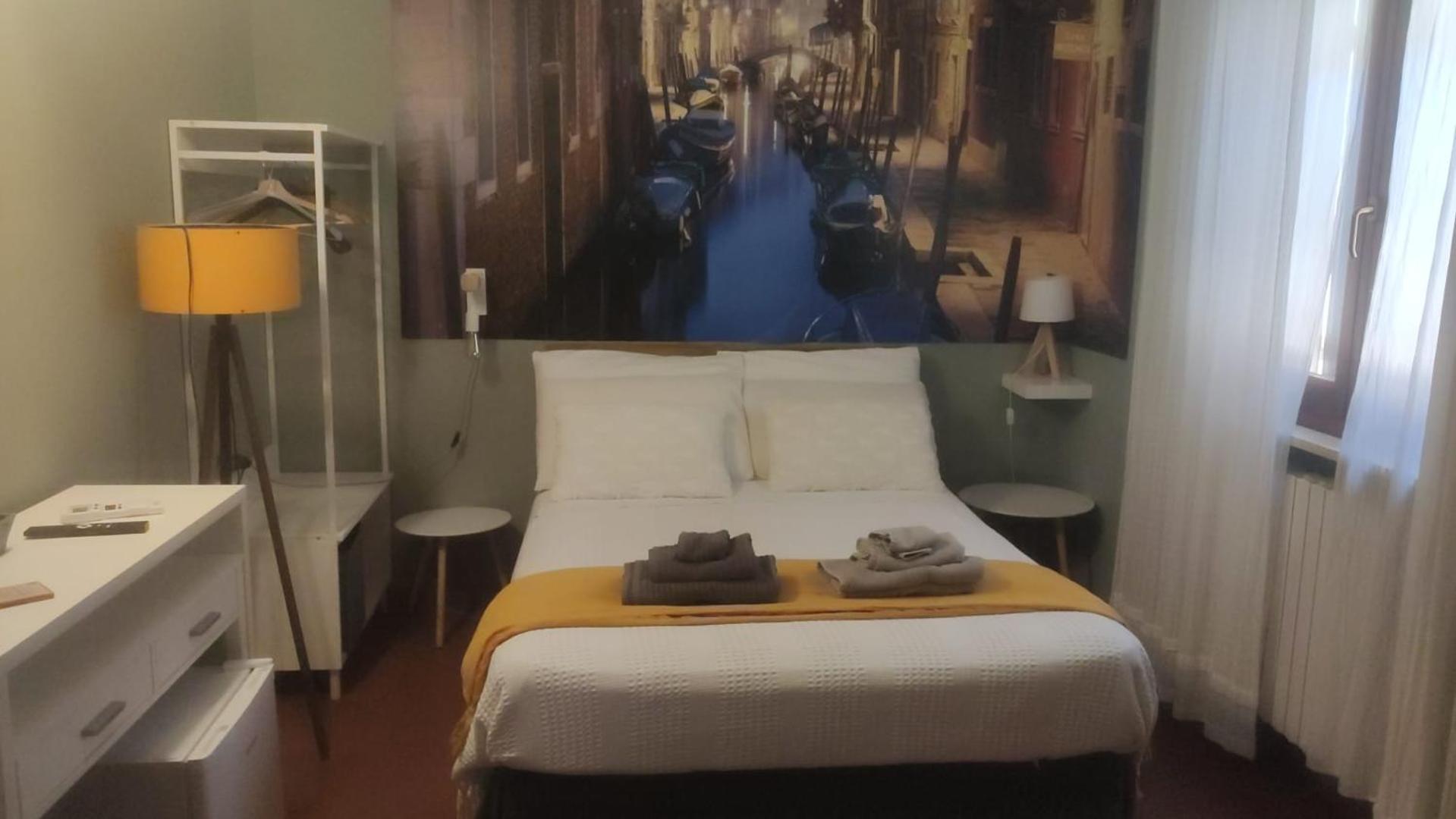 Double Room Private Bathroom
