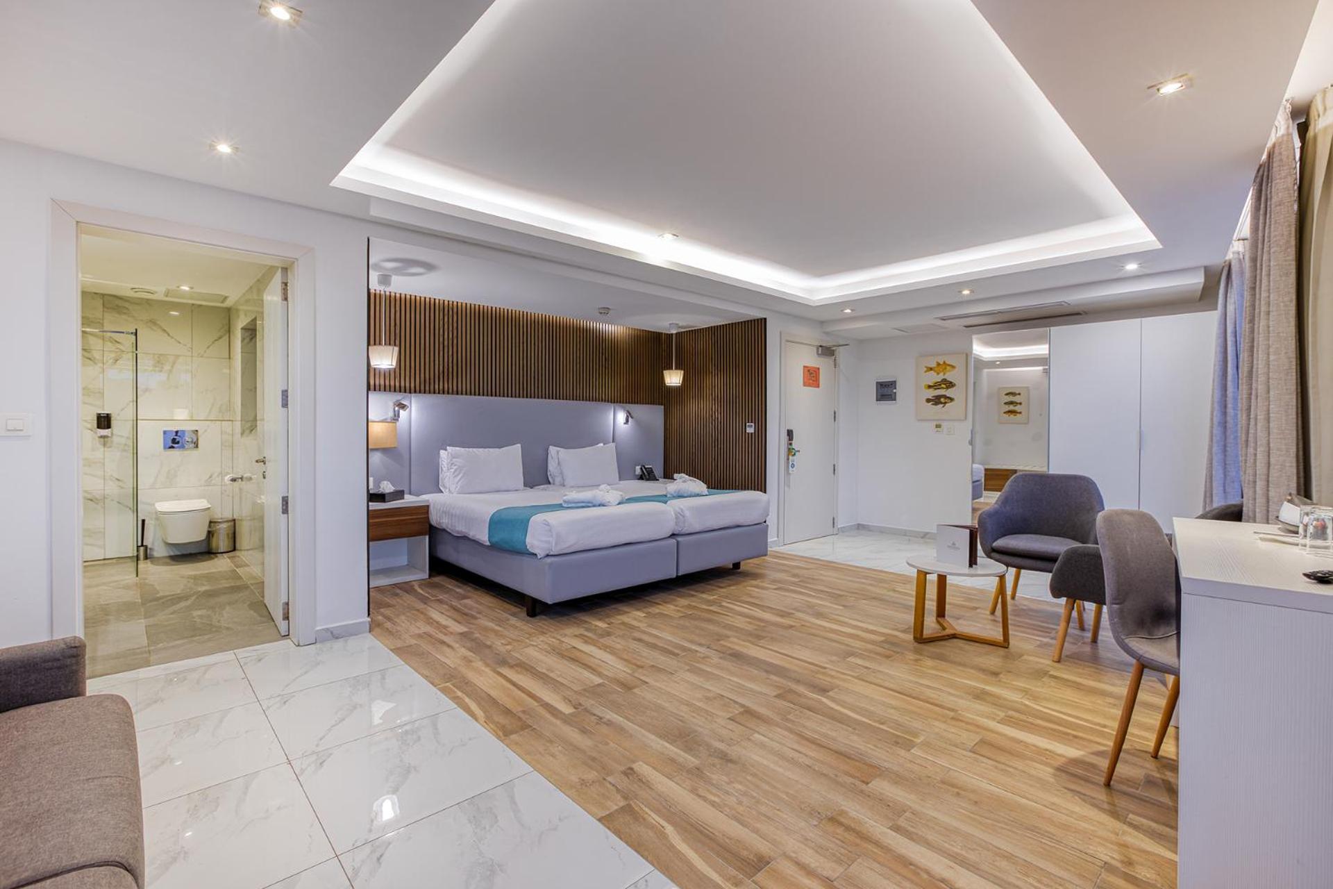 Deluxe Suite