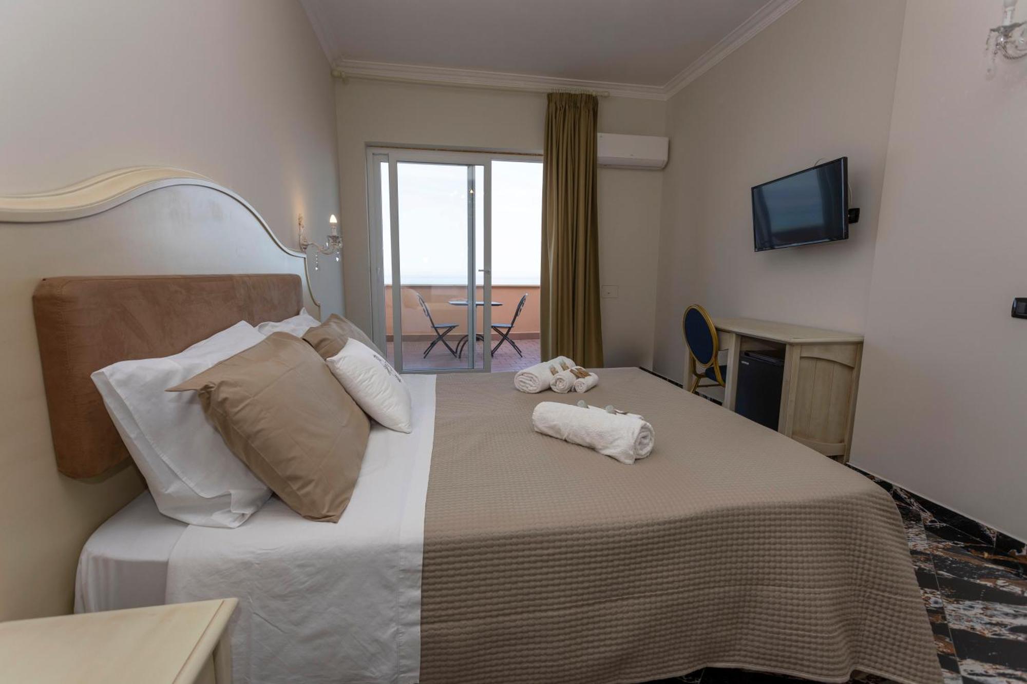 Deluxe Double Room Sea View